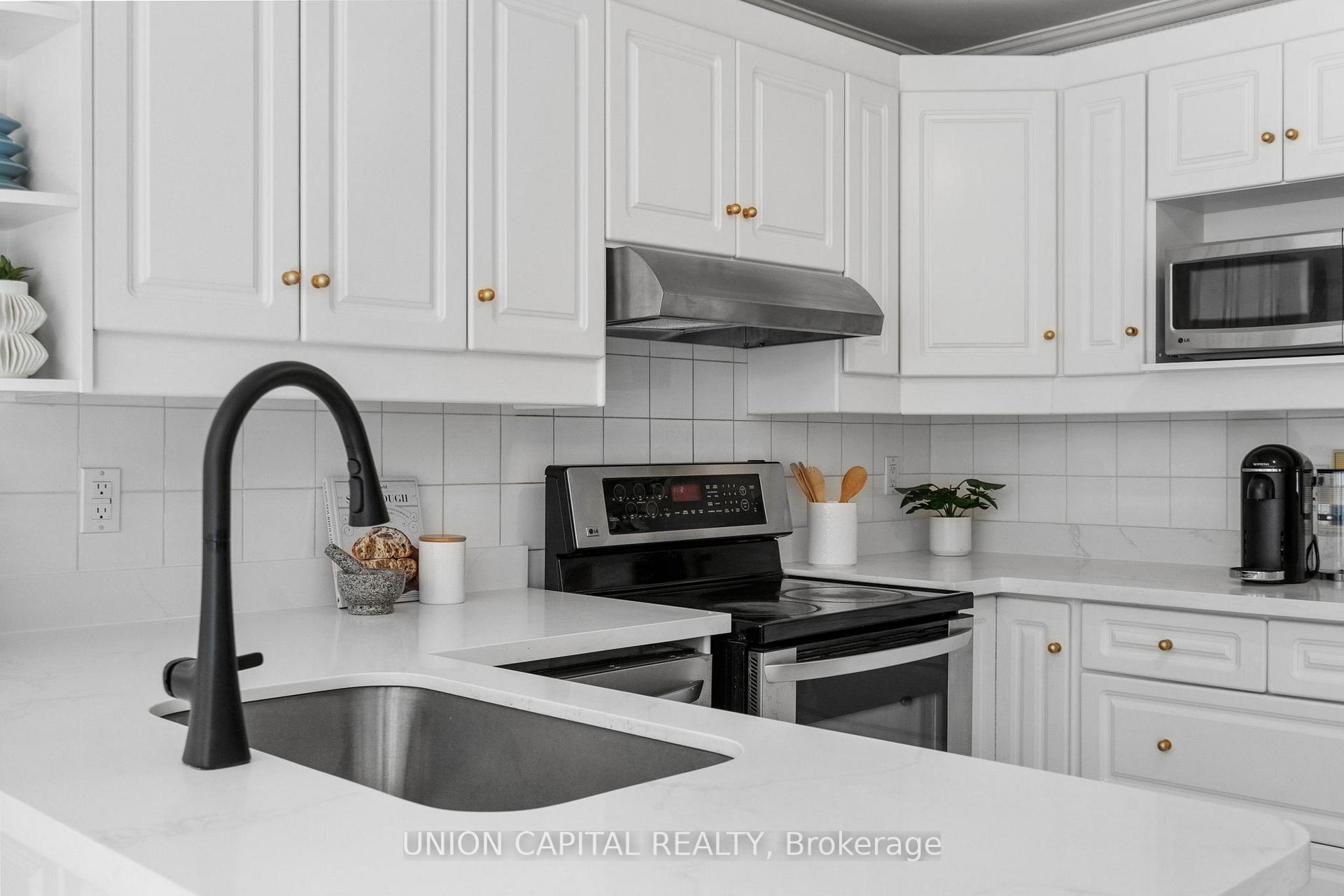 Photo 12 of 99 Abitibi Avenue, North York, Newtonbrook East — HOMEH