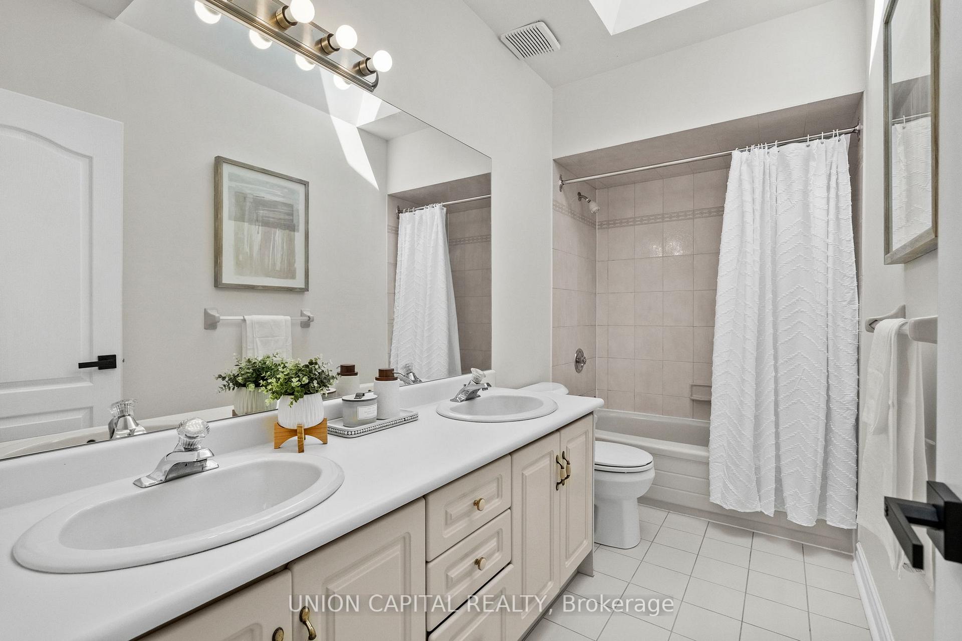 Photo 18 of 99 Abitibi Avenue, North York, Newtonbrook East — HOMEH