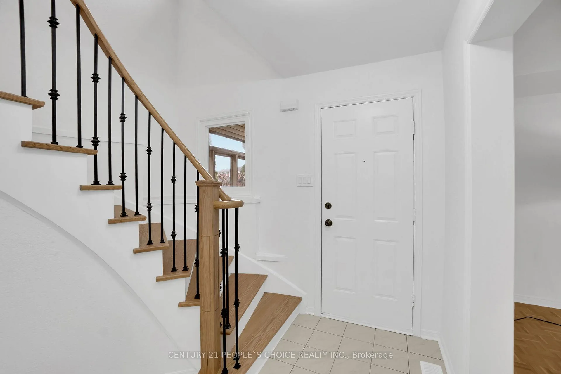 Photo 3 of 71 links Road, Vaughan, Maple — HOMEH