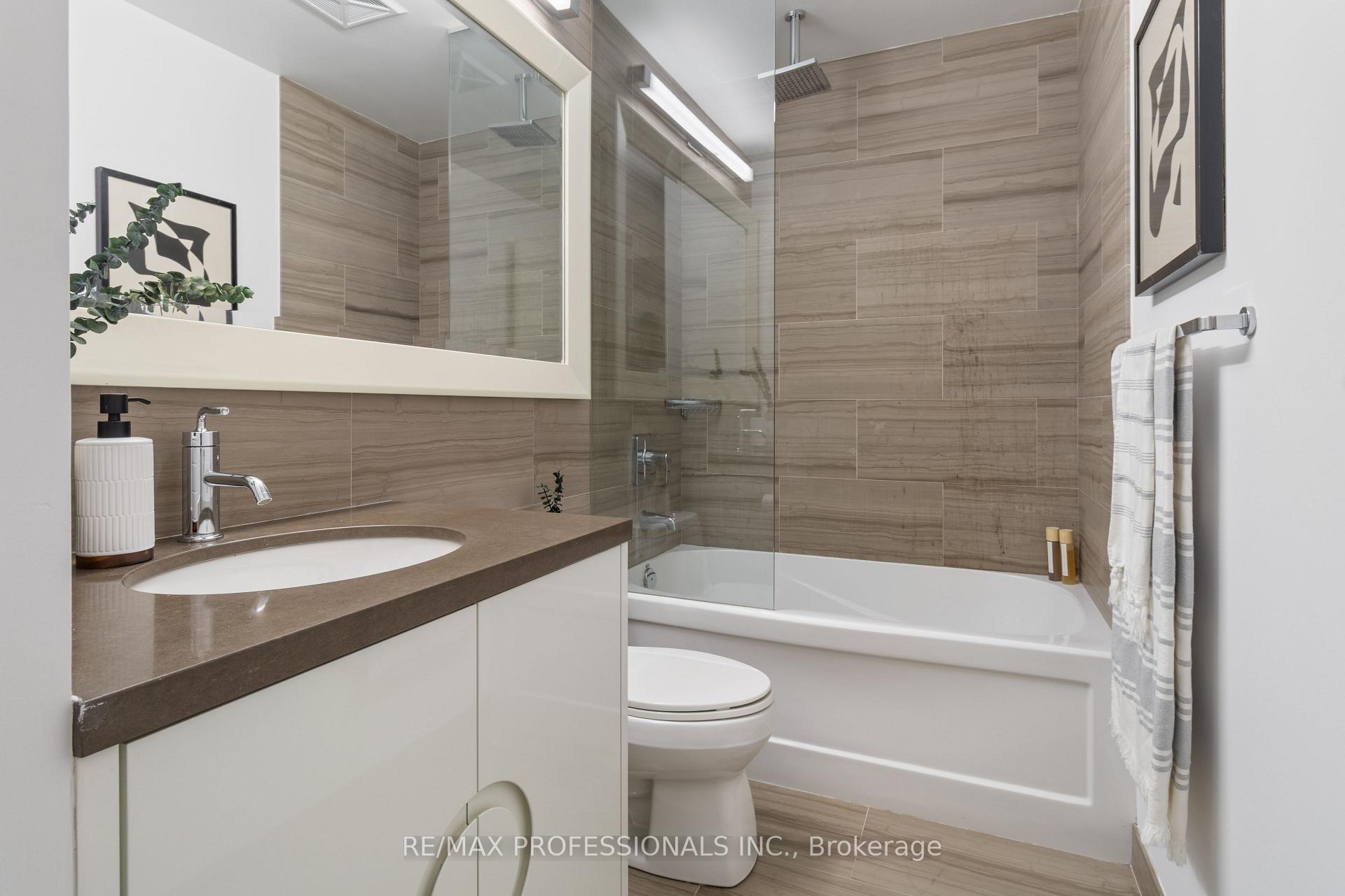Photo 2 of Unit 1605, 88 Park Lawn Road, Etobicoke, Mimico — HOMEH