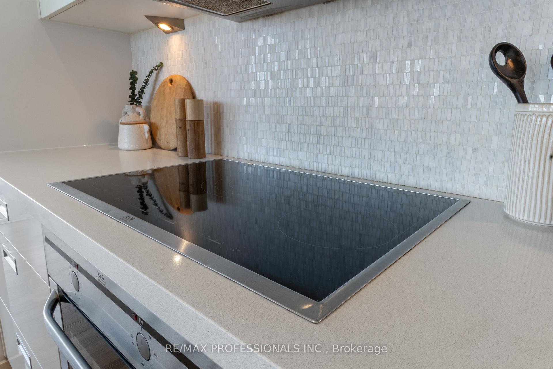 Photo 11 of Unit 1605, 88 Park Lawn Road, Etobicoke, Mimico — HOMEH