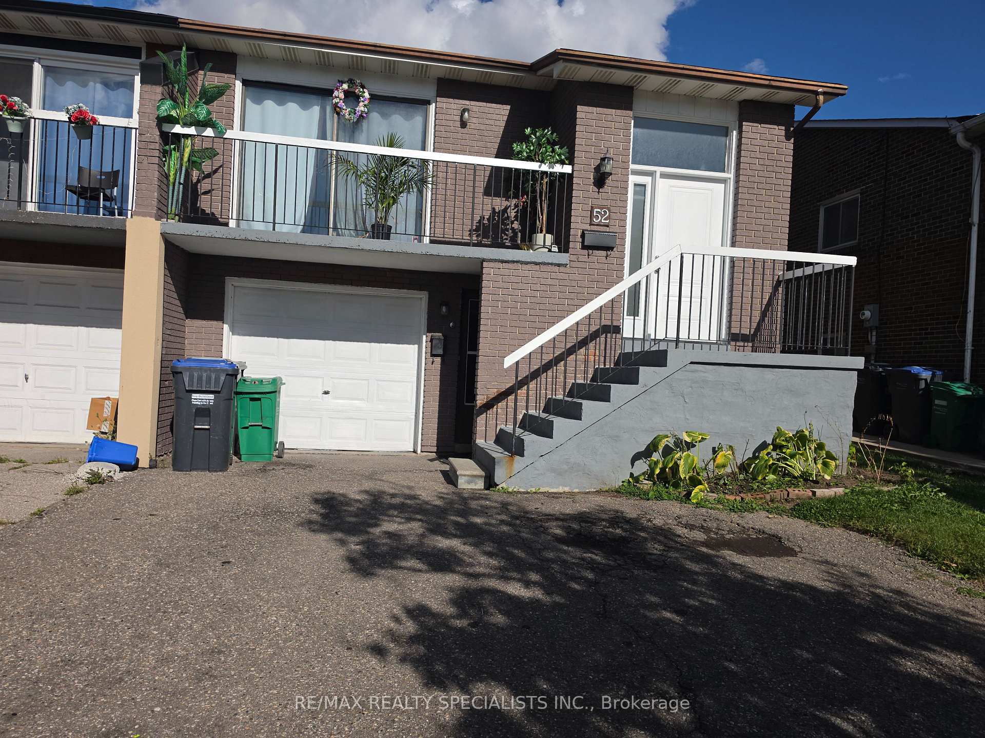 Photo 2 of 52 Simmons Boulevard, Brampton, Madoc — HOMEH