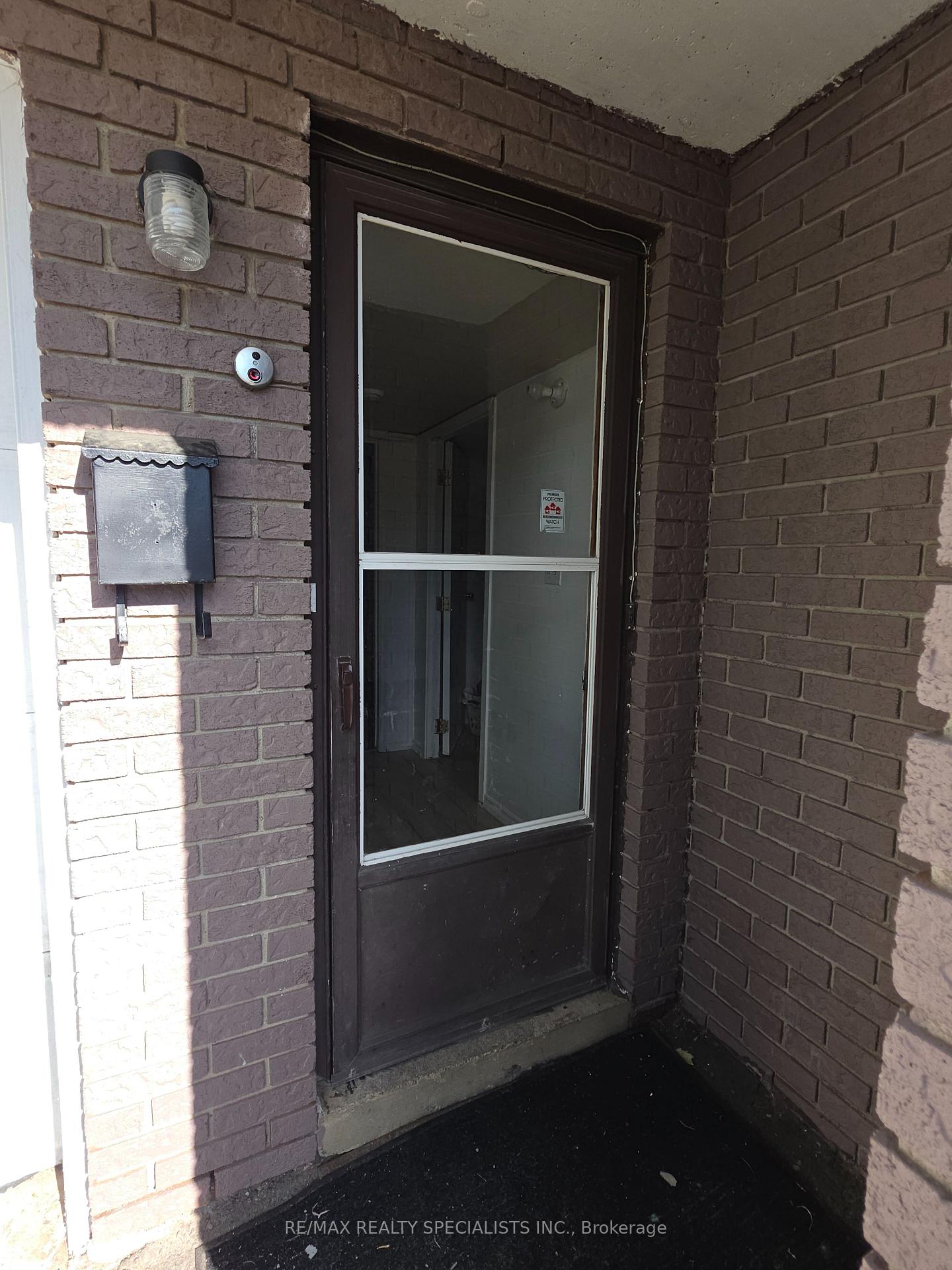 Photo 3 of 52 Simmons Boulevard, Brampton, Madoc — HOMEH