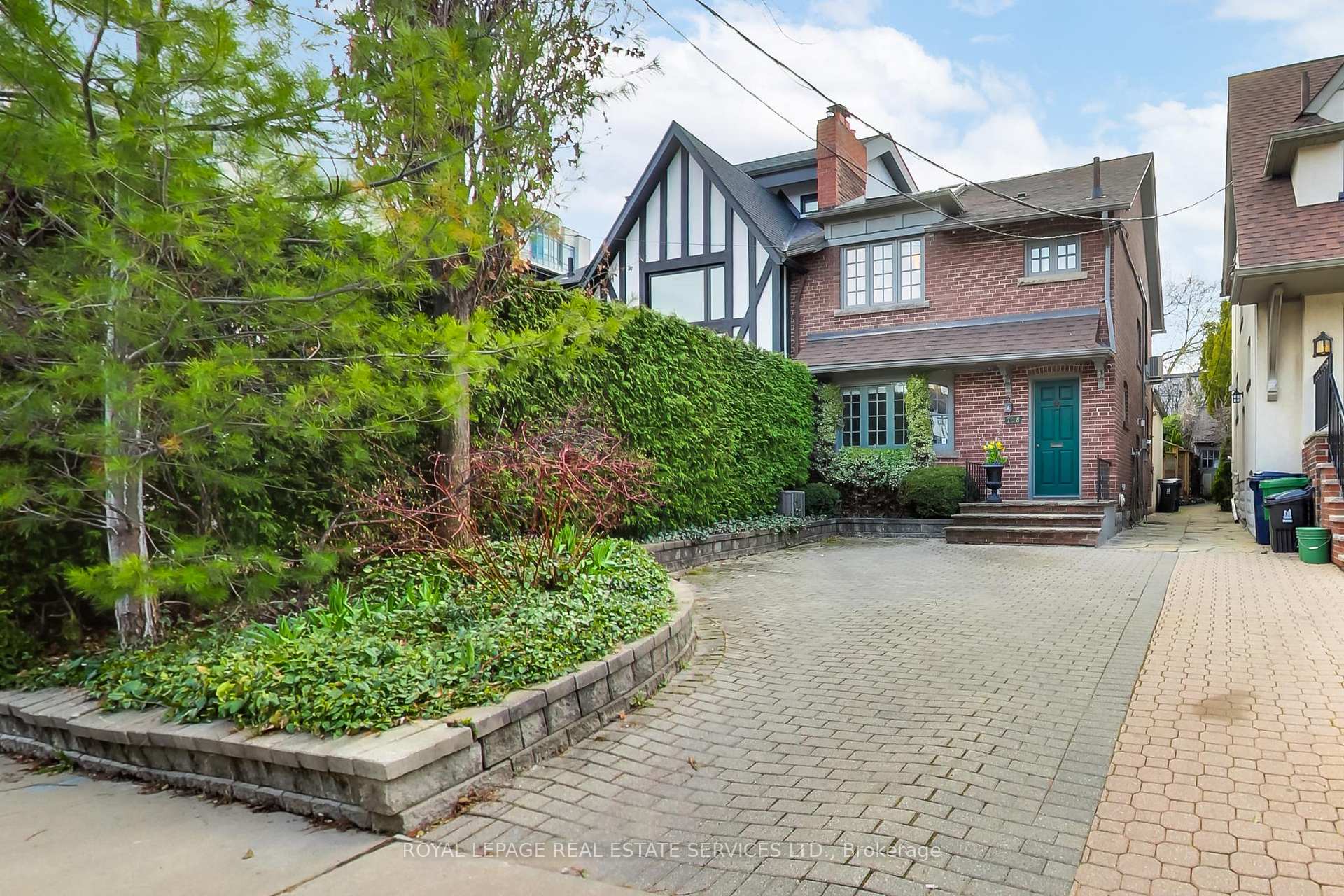 Photo 1 of 738 Huron Street, Toronto, Casa Loma — HOMEH