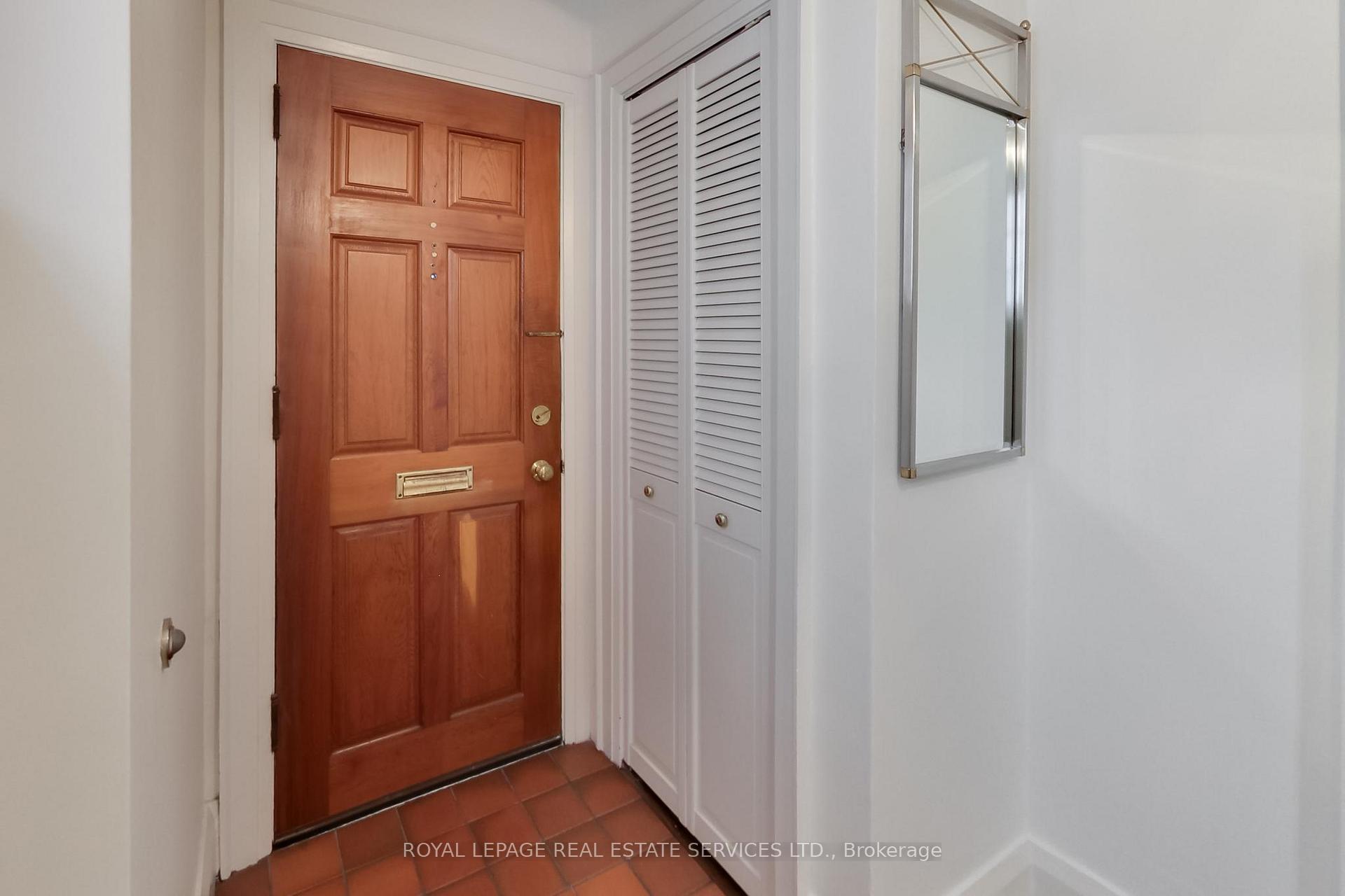 Photo 4 of 738 Huron Street, Toronto, Casa Loma — HOMEH