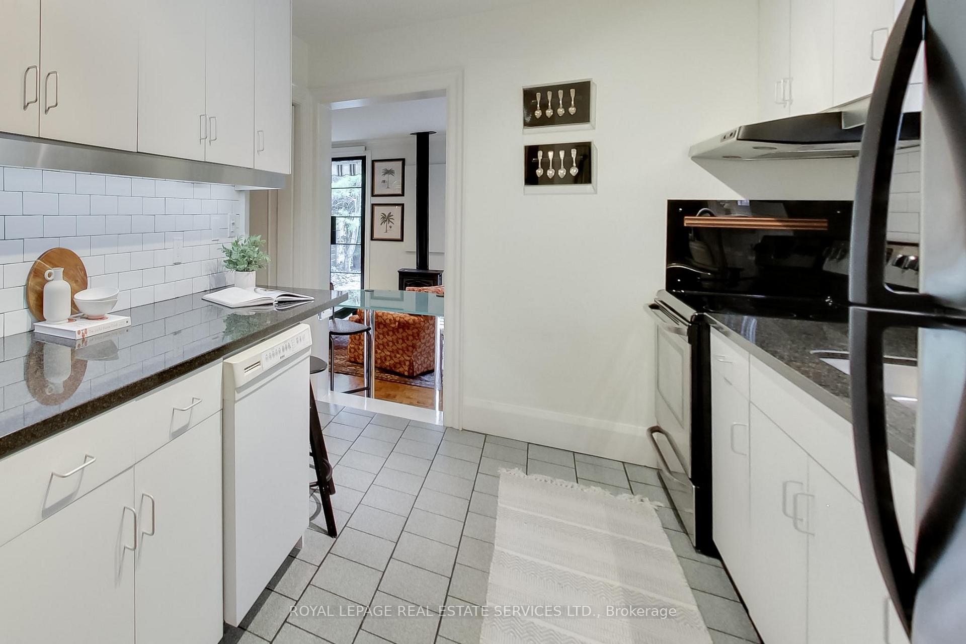 Photo 18 of 738 Huron Street, Toronto, Casa Loma — HOMEH