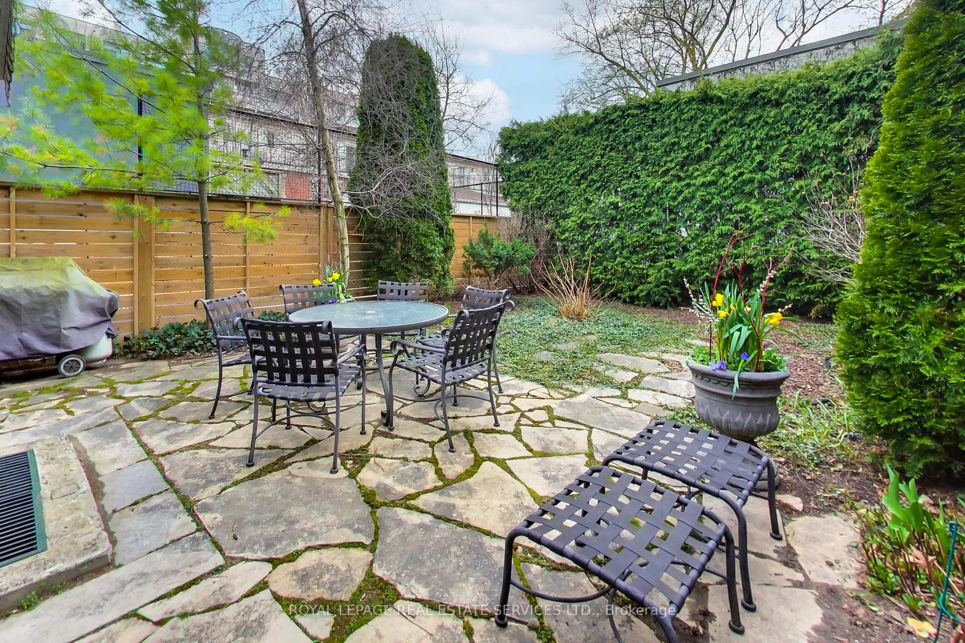 Photo 35 of 738 Huron Street, Toronto, Casa Loma — HOMEH