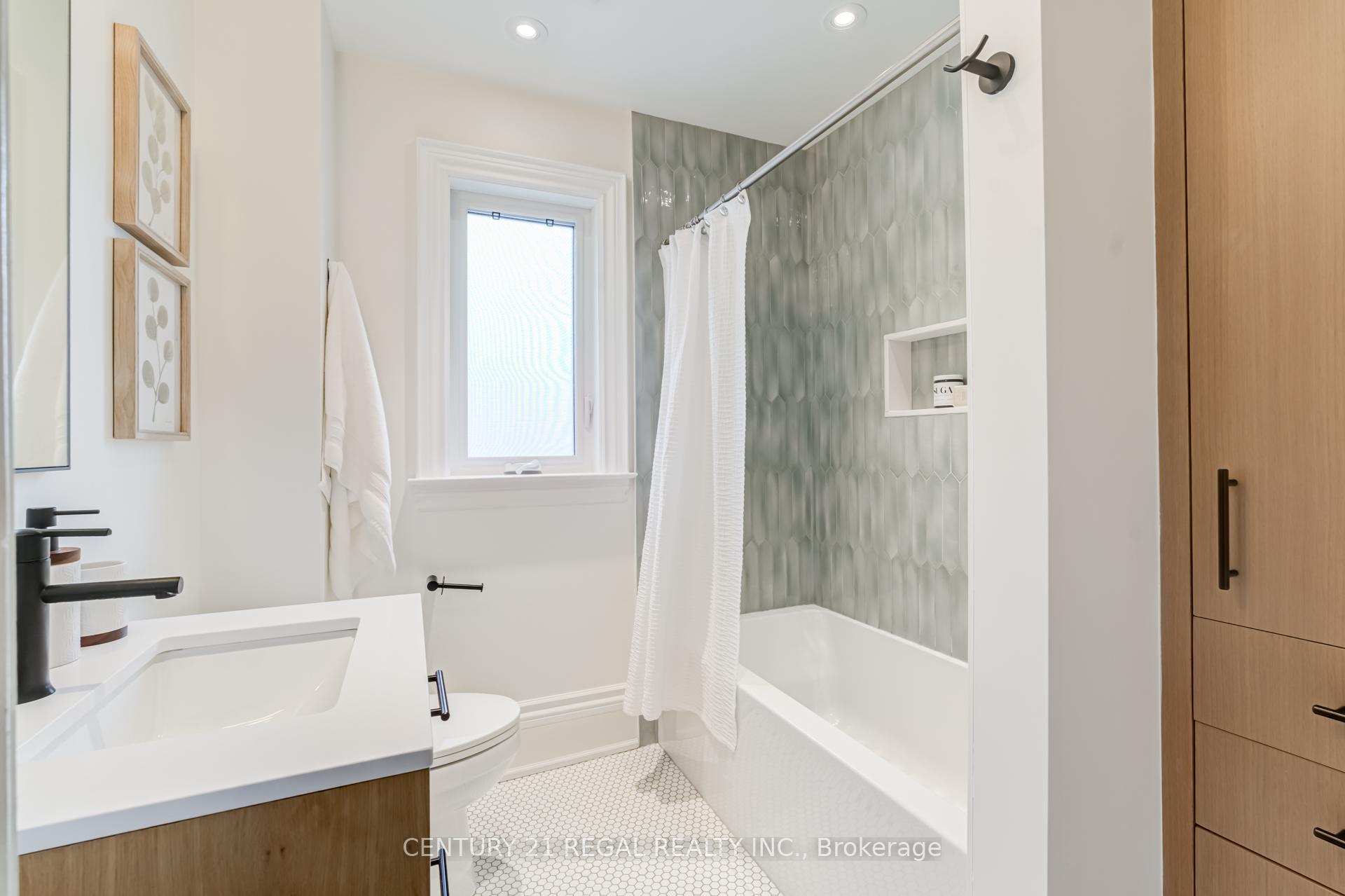 Photo 23 of 213 Boulton Avenue, Toronto, South Riverdale — HOMEH