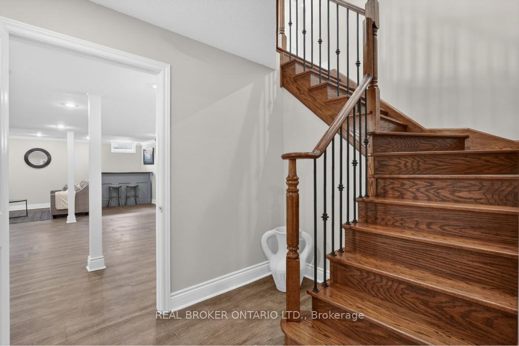 Photo 35 of 12 Lookout Court, Halton Hills, Georgetown — HOMEH