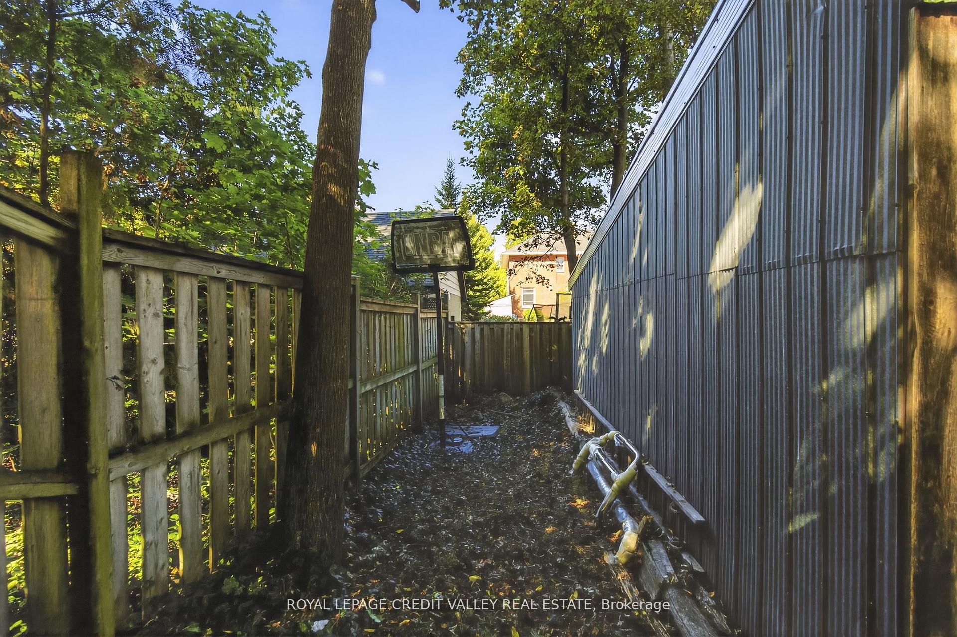 Photo 44 of 34 Joseph Street, Brampton, Downtown Brampton — HOMEH