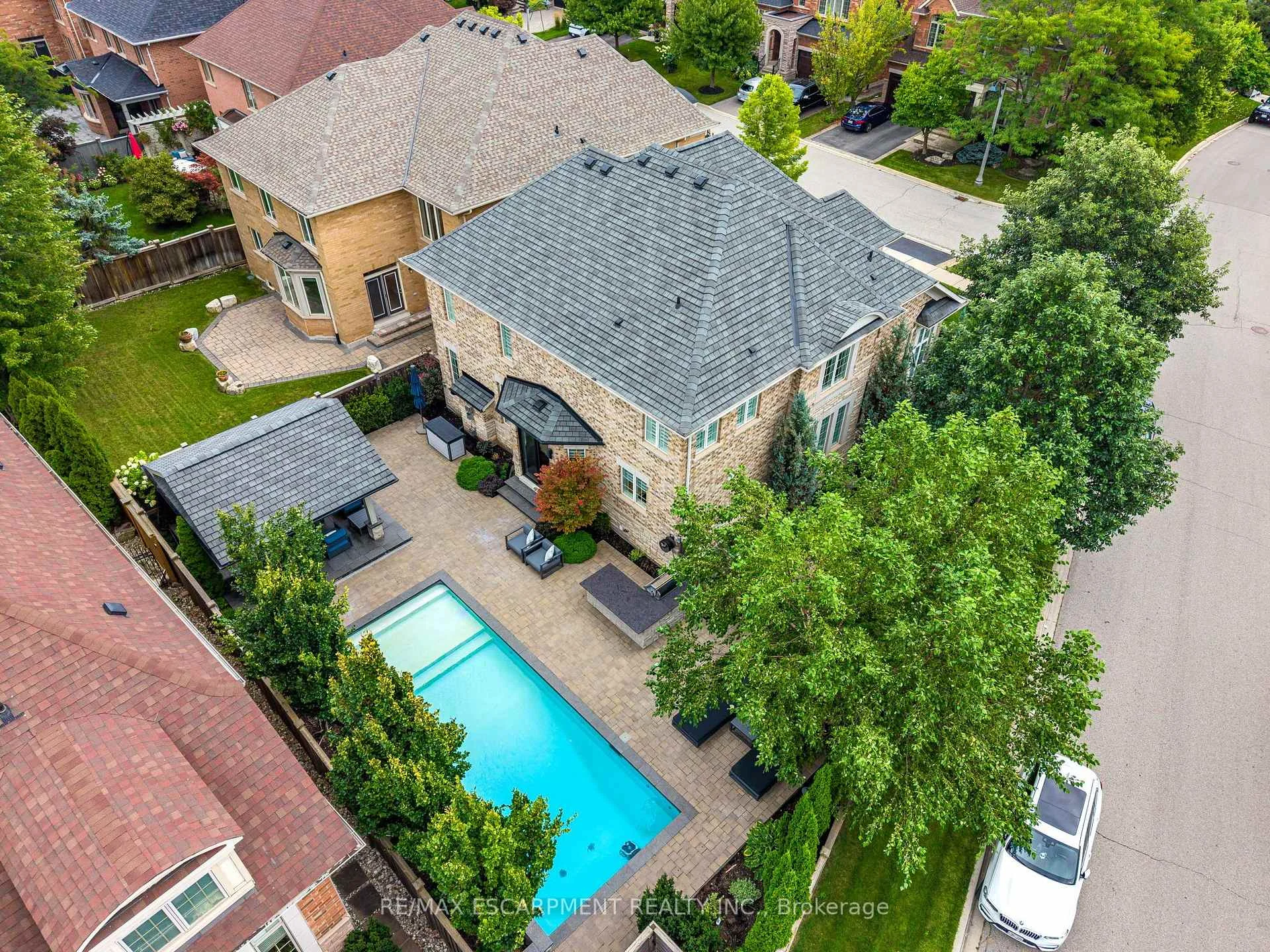 Photo 5 of 2234 Lyndhurst Drive, Oakville, Joshua Creek — HOMEH