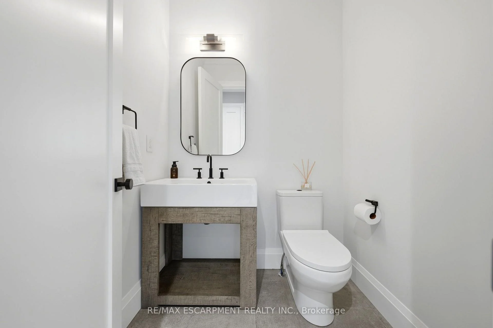 Photo 20 of 2234 Lyndhurst Drive, Oakville, Joshua Creek — HOMEH