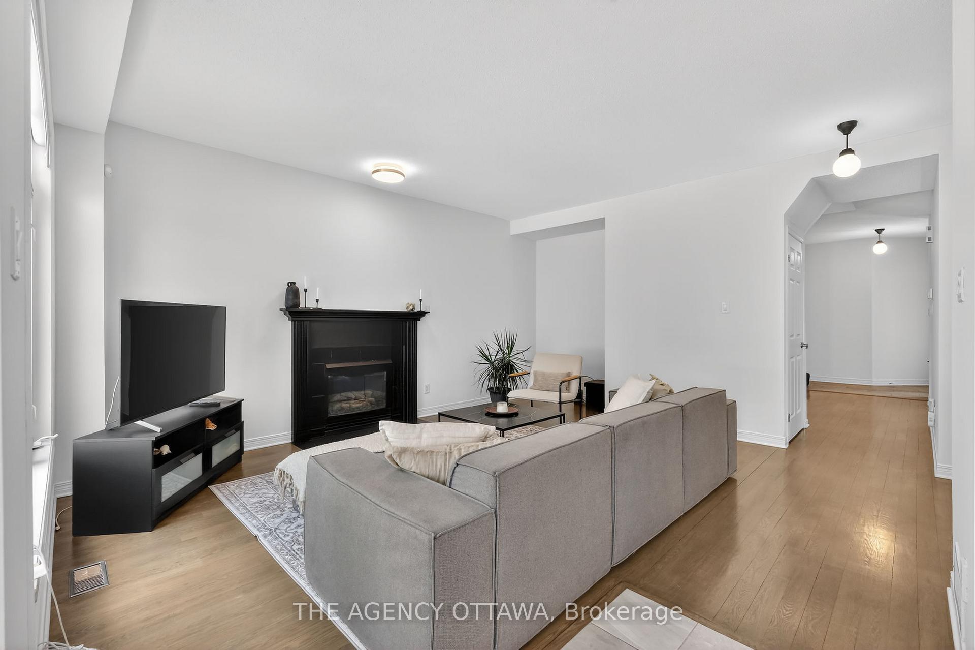 Photo 19 of 321 Goldridge Drive, Ottawa, Kanata - Kanata Lakes/Heritage Hills — HOMEH