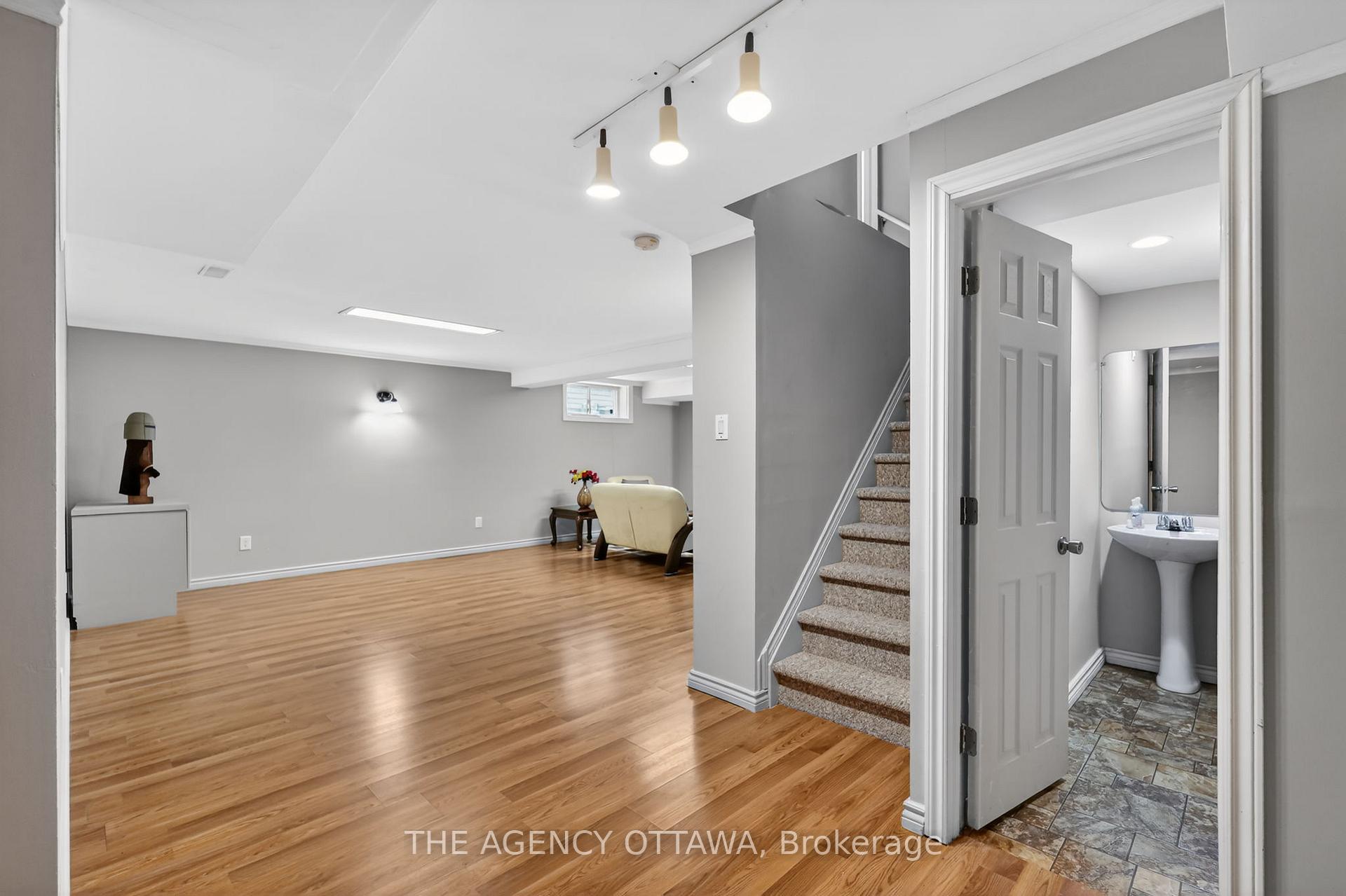 Photo 33 of 321 Goldridge Drive, Ottawa, Kanata - Kanata Lakes/Heritage Hills — HOMEH