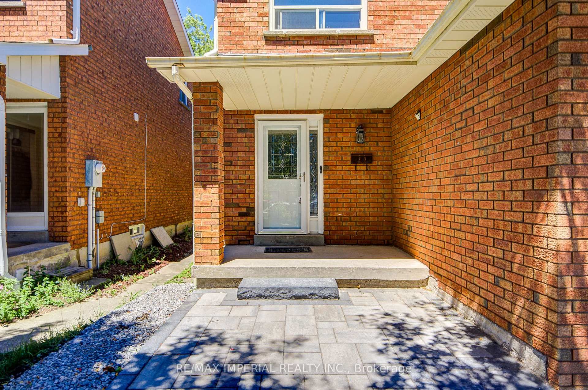 Photo 2 of 3377 Hargrove Road, Mississauga, Erin Mills — HOMEH