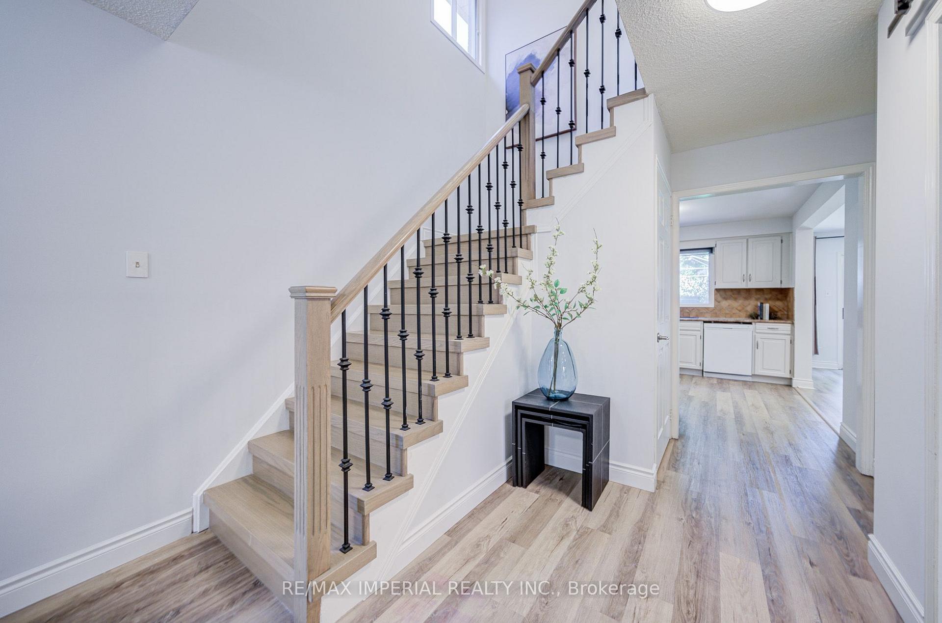 Photo 6 of 3377 Hargrove Road, Mississauga, Erin Mills — HOMEH