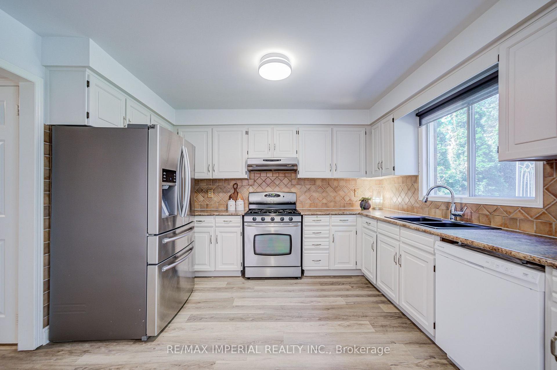 Photo 12 of 3377 Hargrove Road, Mississauga, Erin Mills — HOMEH