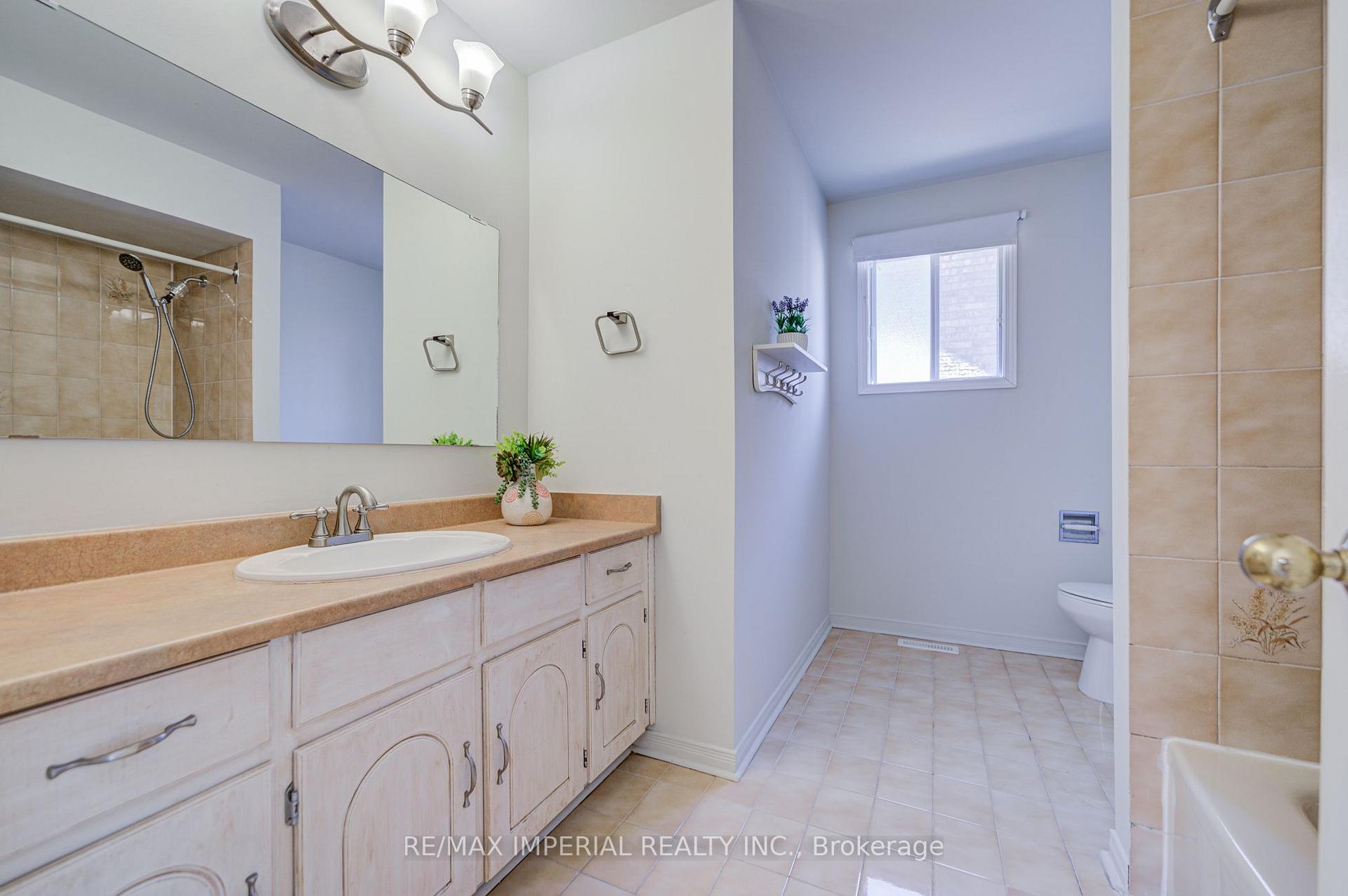 Photo 20 of 3377 Hargrove Road, Mississauga, Erin Mills — HOMEH