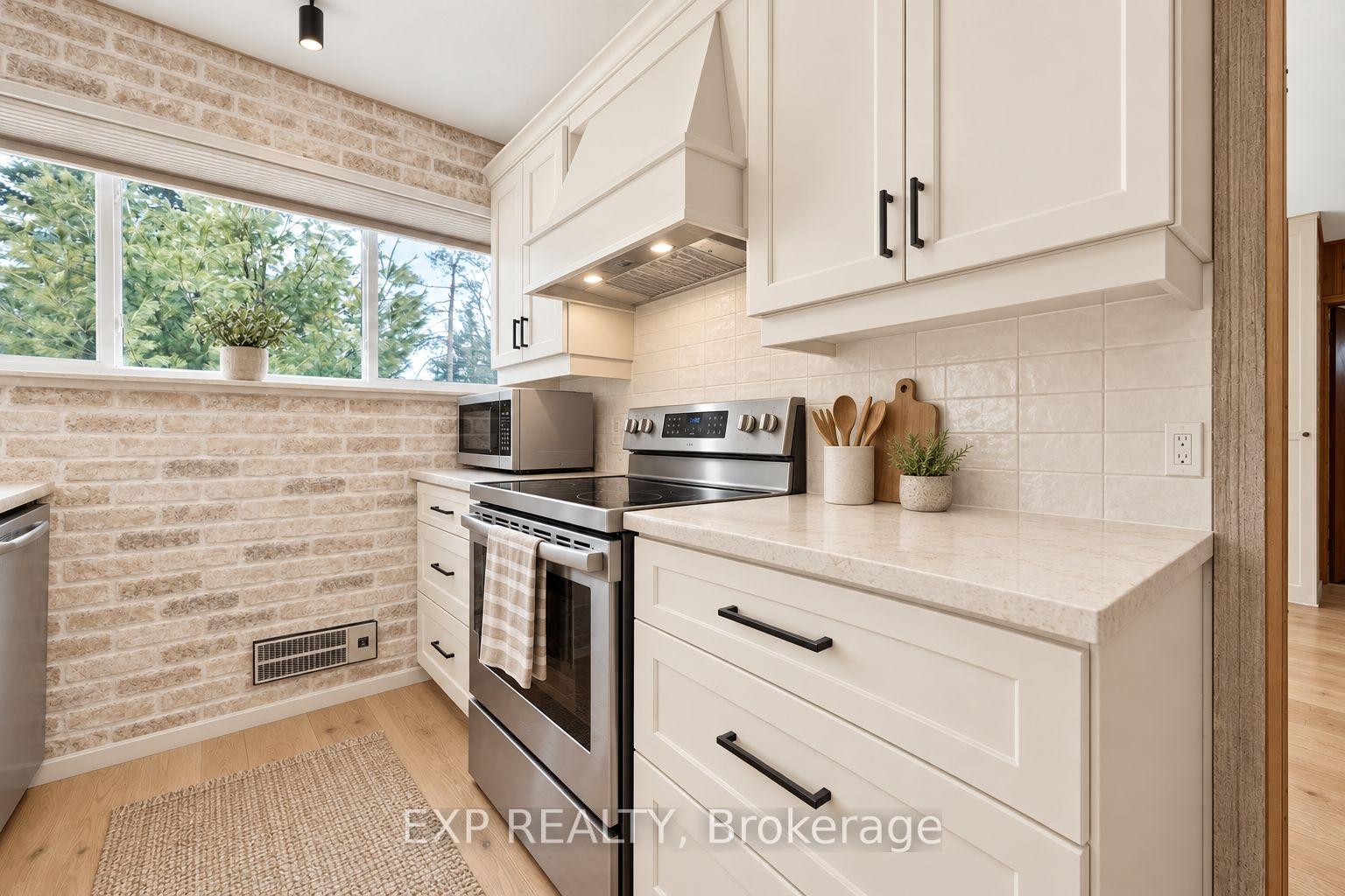 Photo 6 of 3909 Richview Road, Innisfil, Rural Innisfil — HOMEH
