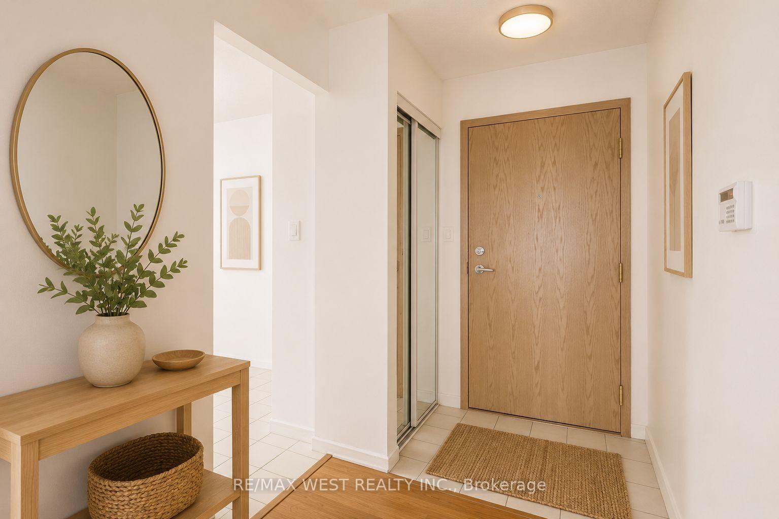 Photo 2 of Unit 707, 88 Corporate Drive, Scarborough, Woburn — HOMEH