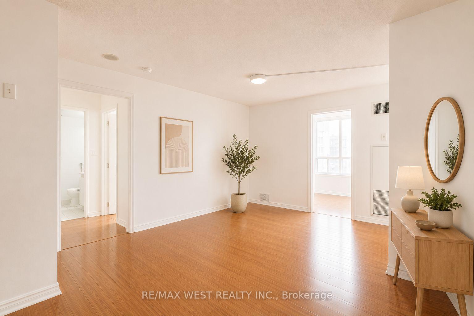 Photo 3 of Unit 707, 88 Corporate Drive, Scarborough, Woburn — HOMEH