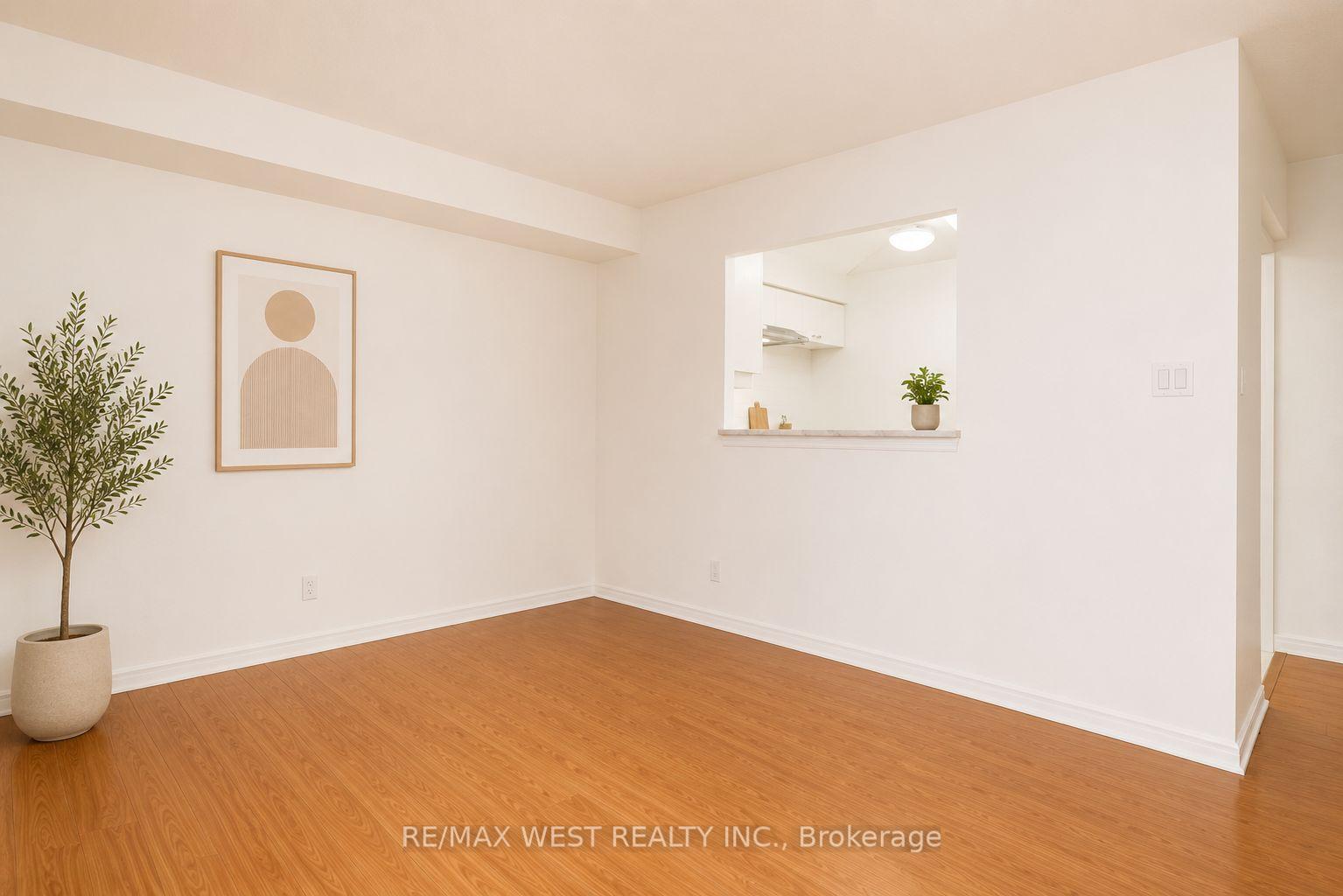 Photo 5 of Unit 707, 88 Corporate Drive, Scarborough, Woburn — HOMEH