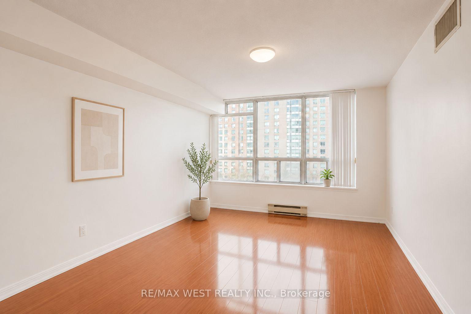 Photo 6 of Unit 707, 88 Corporate Drive, Scarborough, Woburn — HOMEH