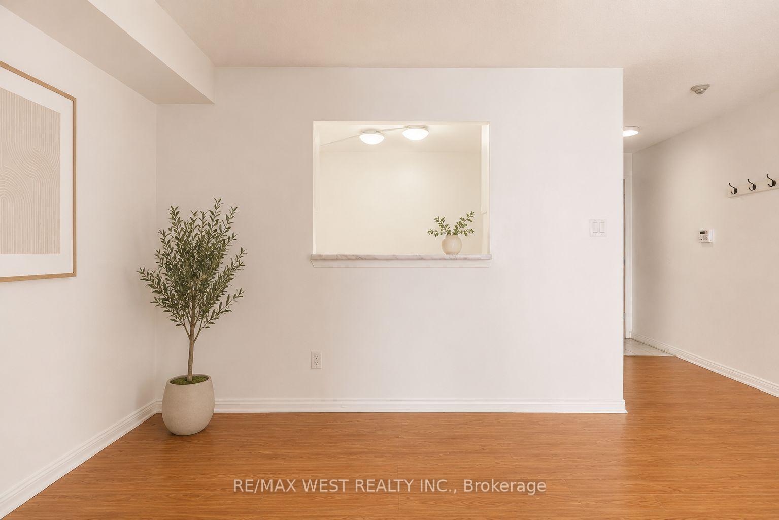 Photo 7 of Unit 707, 88 Corporate Drive, Scarborough, Woburn — HOMEH