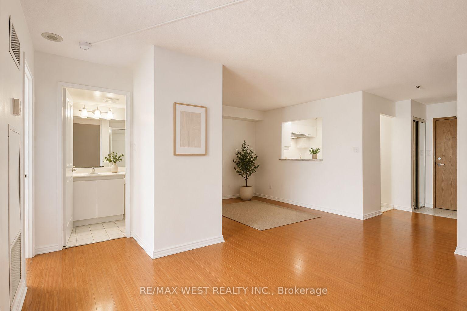Photo 9 of Unit 707, 88 Corporate Drive, Scarborough, Woburn — HOMEH