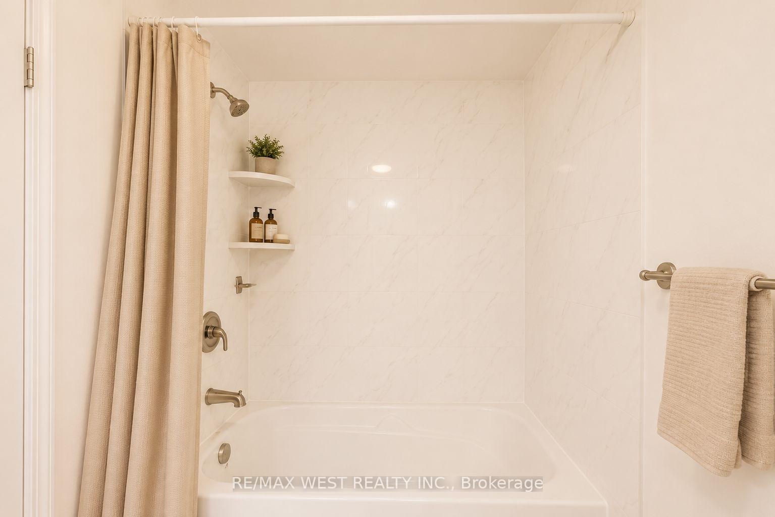 Photo 13 of Unit 707, 88 Corporate Drive, Scarborough, Woburn — HOMEH