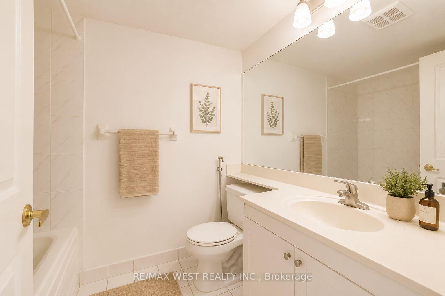 Photo 16 of Unit 707, 88 Corporate Drive, Scarborough, Woburn — HOMEH