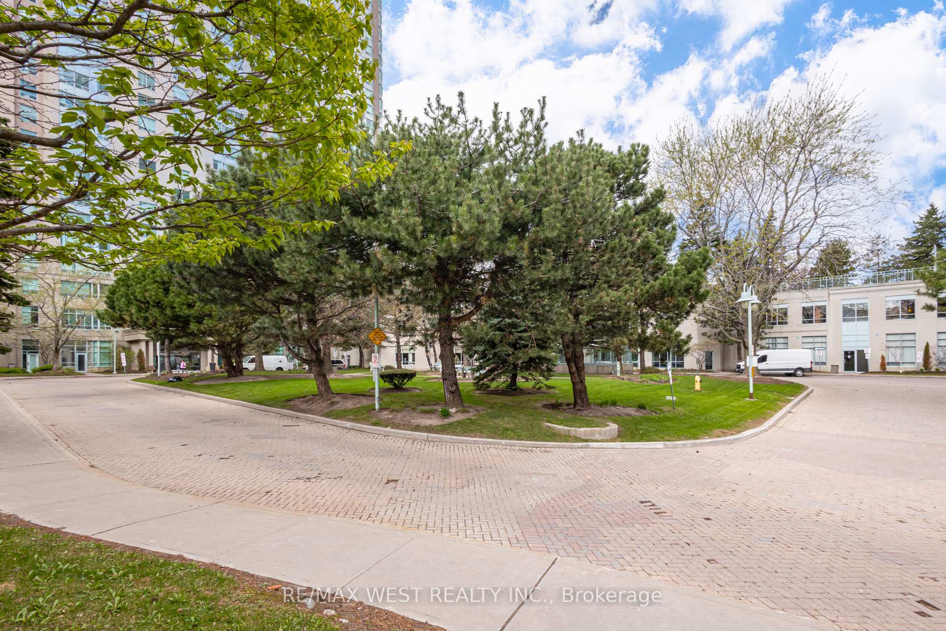 Photo 36 of Unit 707, 88 Corporate Drive, Scarborough, Woburn — HOMEH