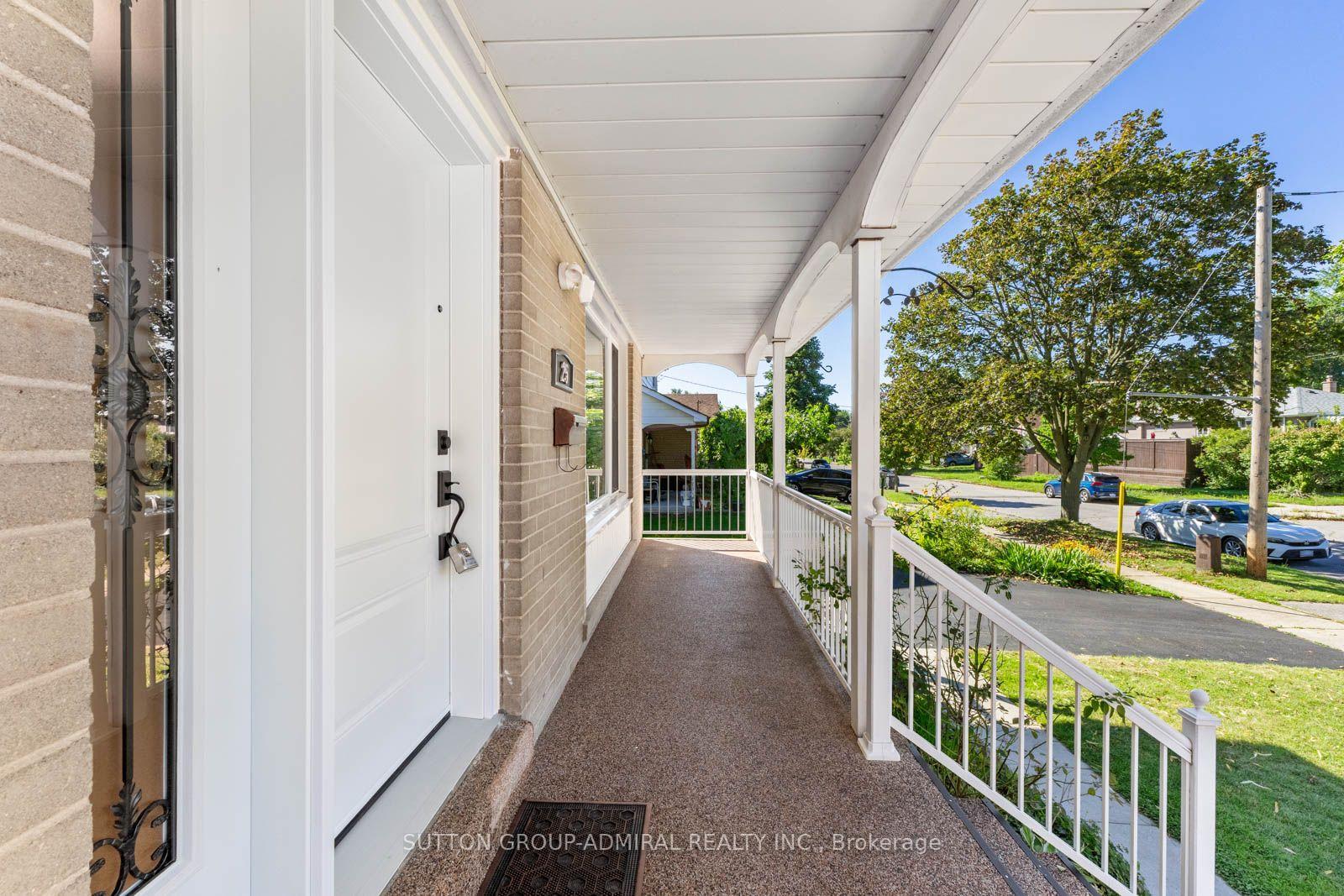 Photo 4 of 25 Rowallan Drive, Scarborough, West Hill — HOMEH