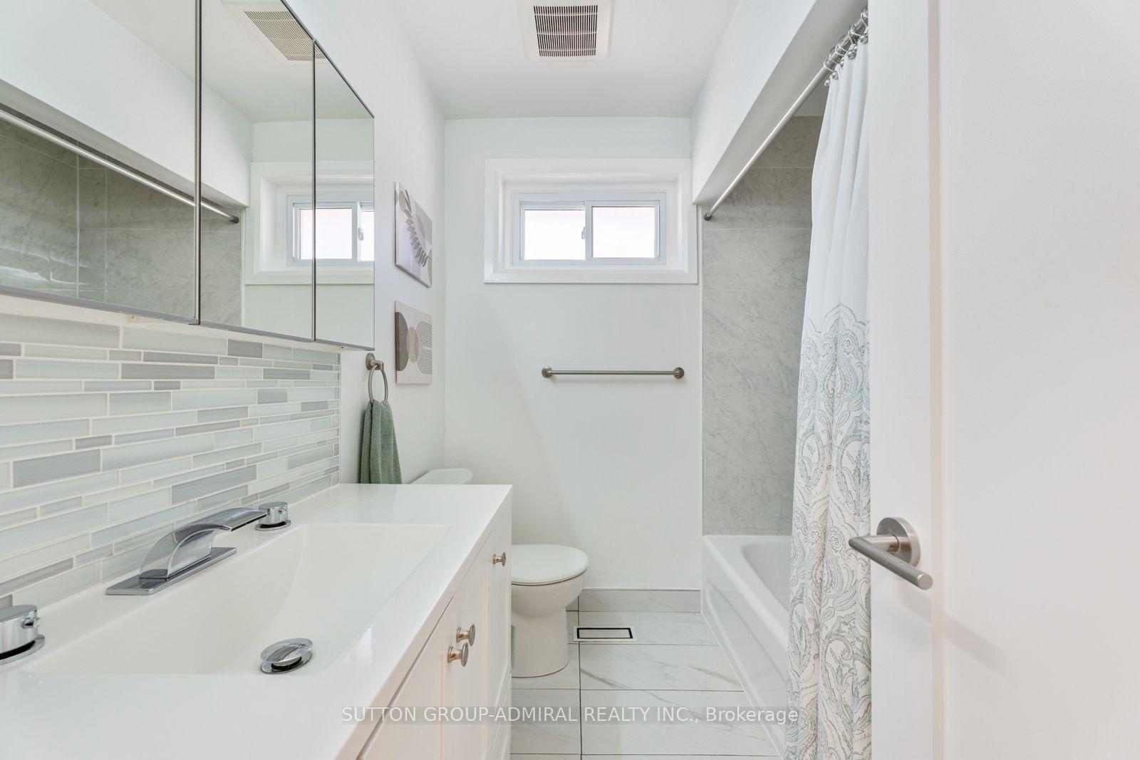 Photo 23 of 25 Rowallan Drive, Scarborough, West Hill — HOMEH