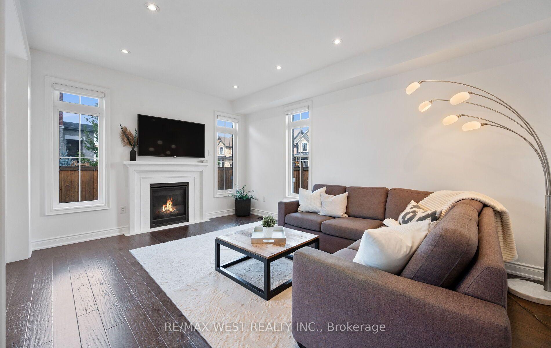 Photo 7 of 133 Rotondo Crescent, Vaughan, Kleinburg — HOMEH