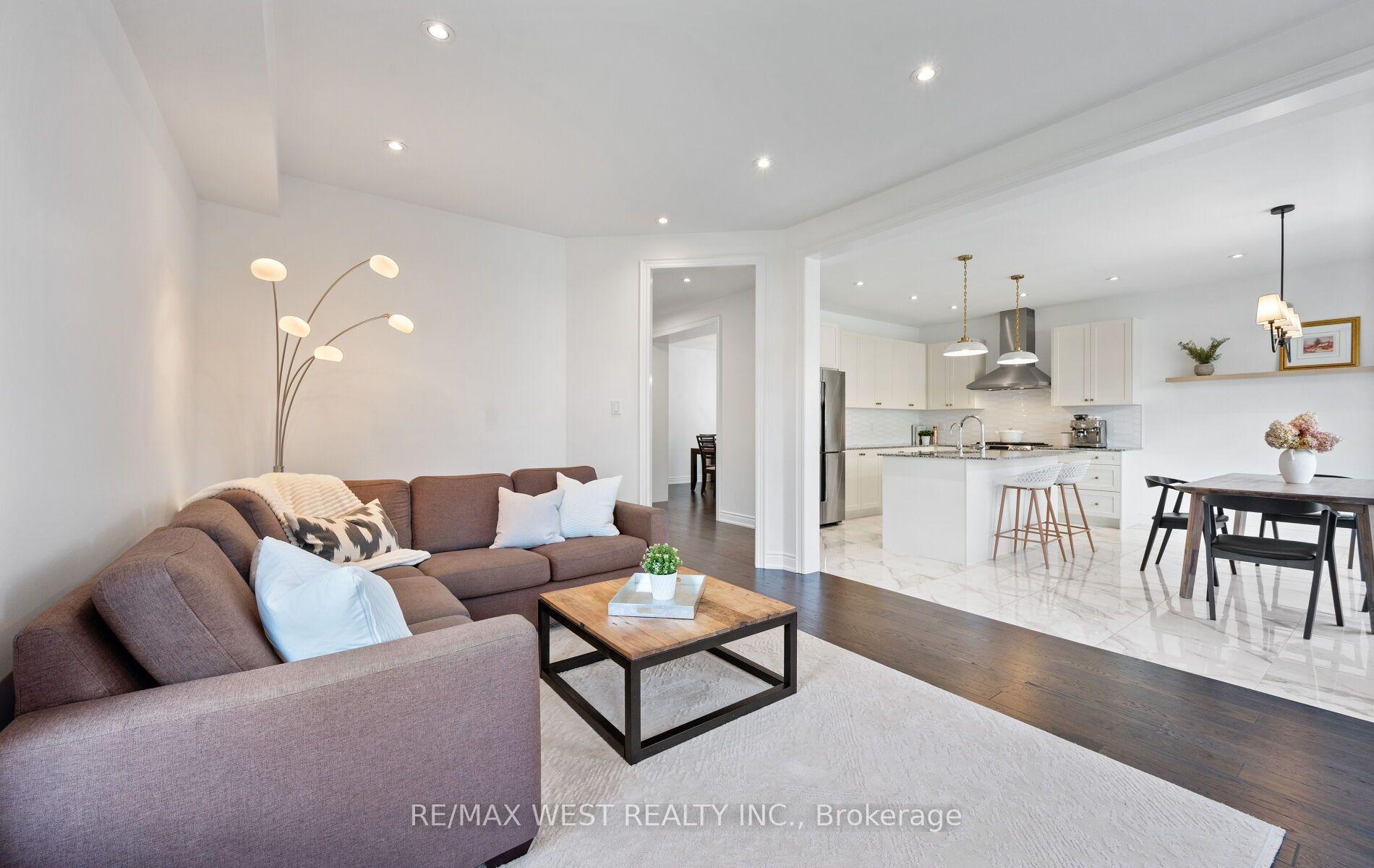Photo 8 of 133 Rotondo Crescent, Vaughan, Kleinburg — HOMEH