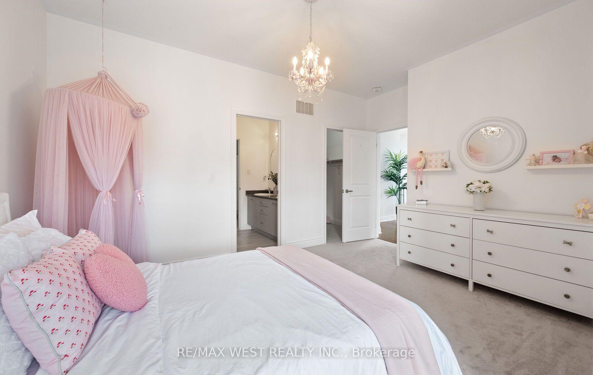 Photo 23 of 133 Rotondo Crescent, Vaughan, Kleinburg — HOMEH