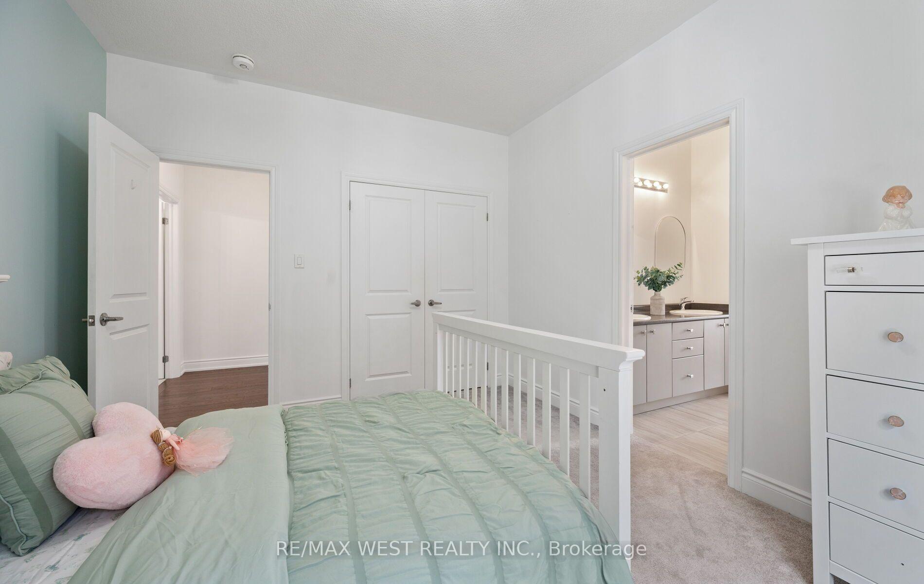 Photo 26 of 133 Rotondo Crescent, Vaughan, Kleinburg — HOMEH