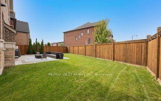 Photo 33 of 133 Rotondo Crescent, Vaughan, Kleinburg — HOMEH