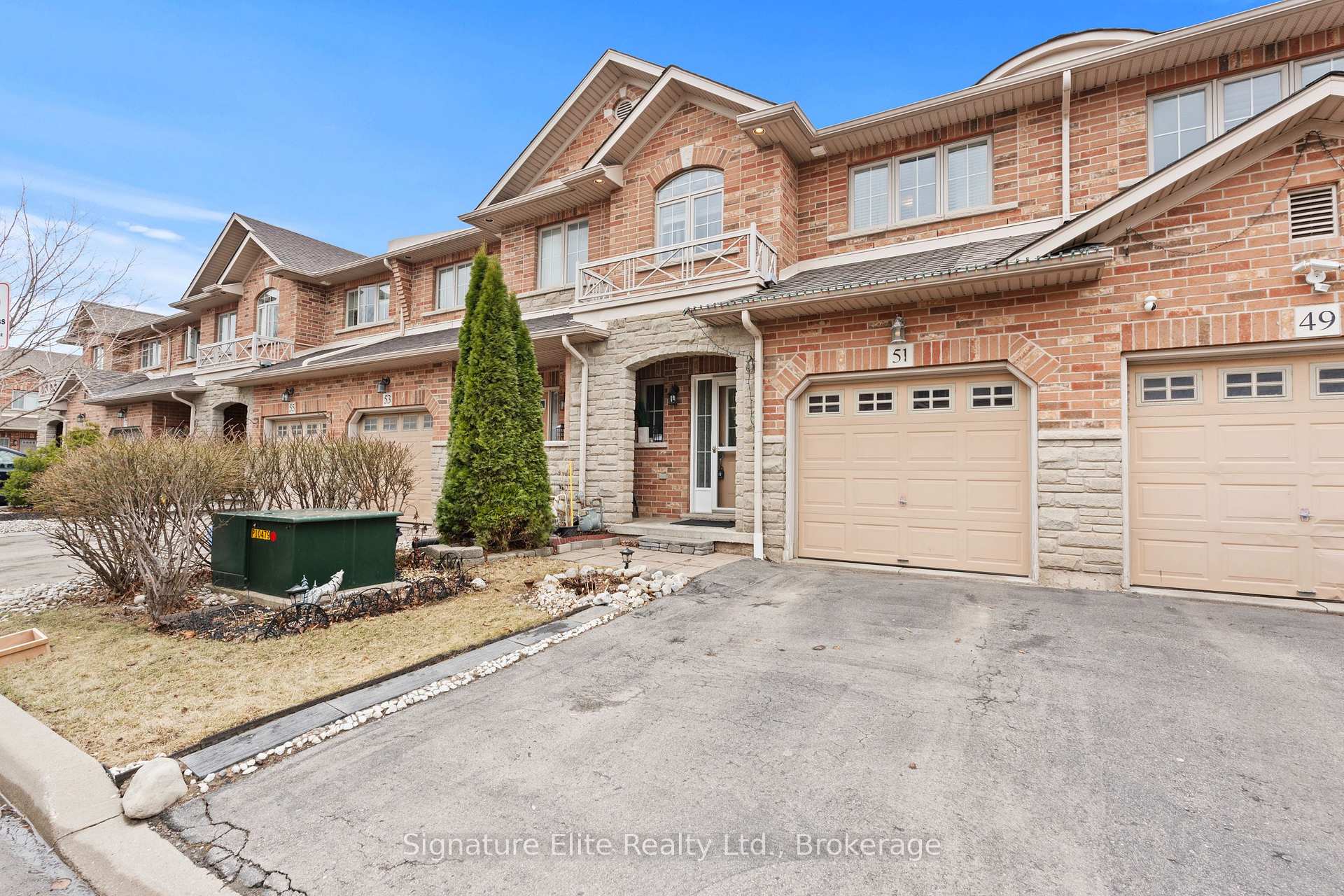 Photo 3 of 51 Marina Point Crescent, Hamilton, Winona Park — HOMEH