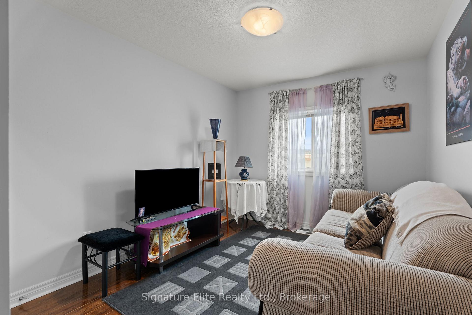 Photo 13 of 51 Marina Point Crescent, Hamilton, Winona Park — HOMEH
