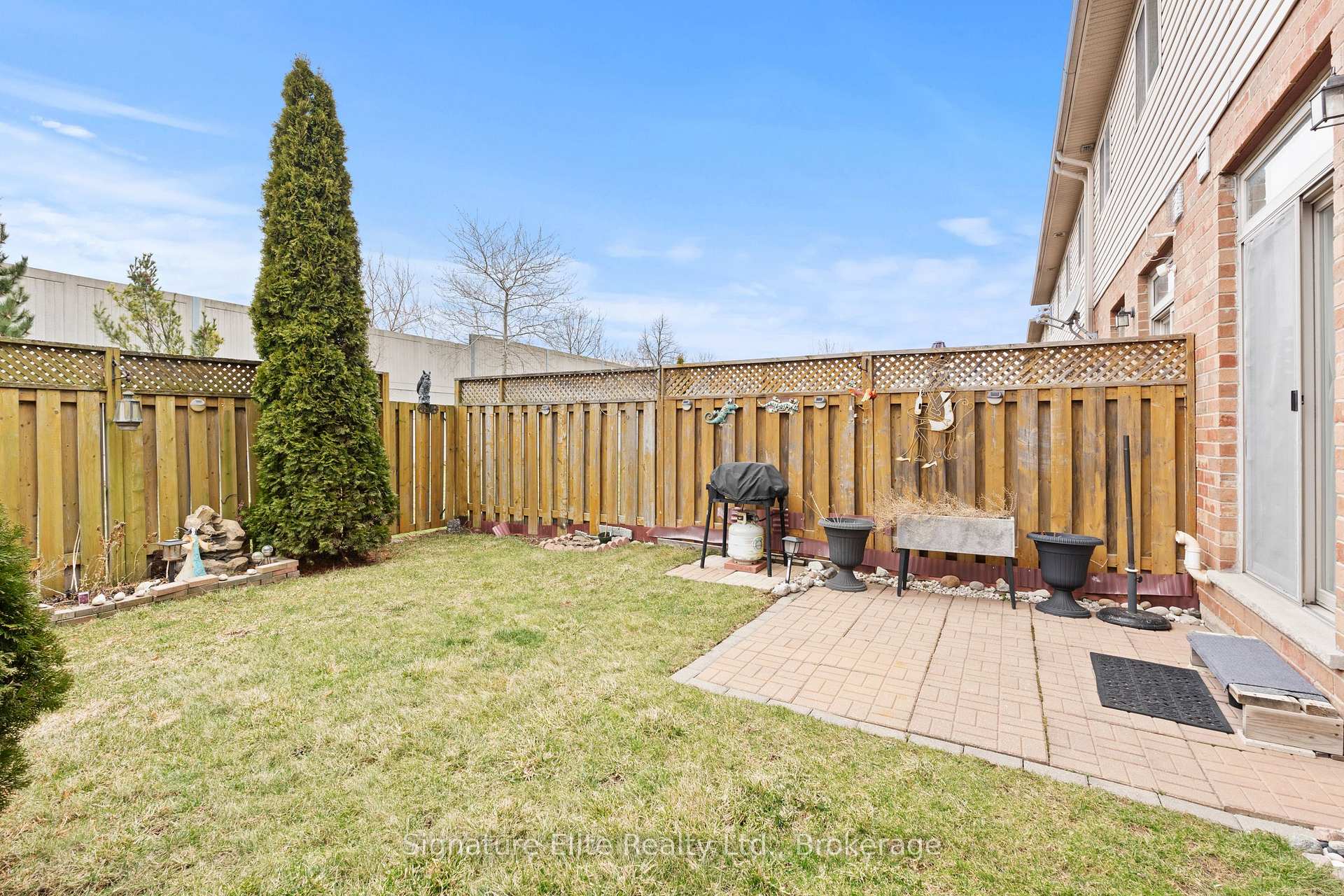 Photo 21 of 51 Marina Point Crescent, Hamilton, Winona Park — HOMEH