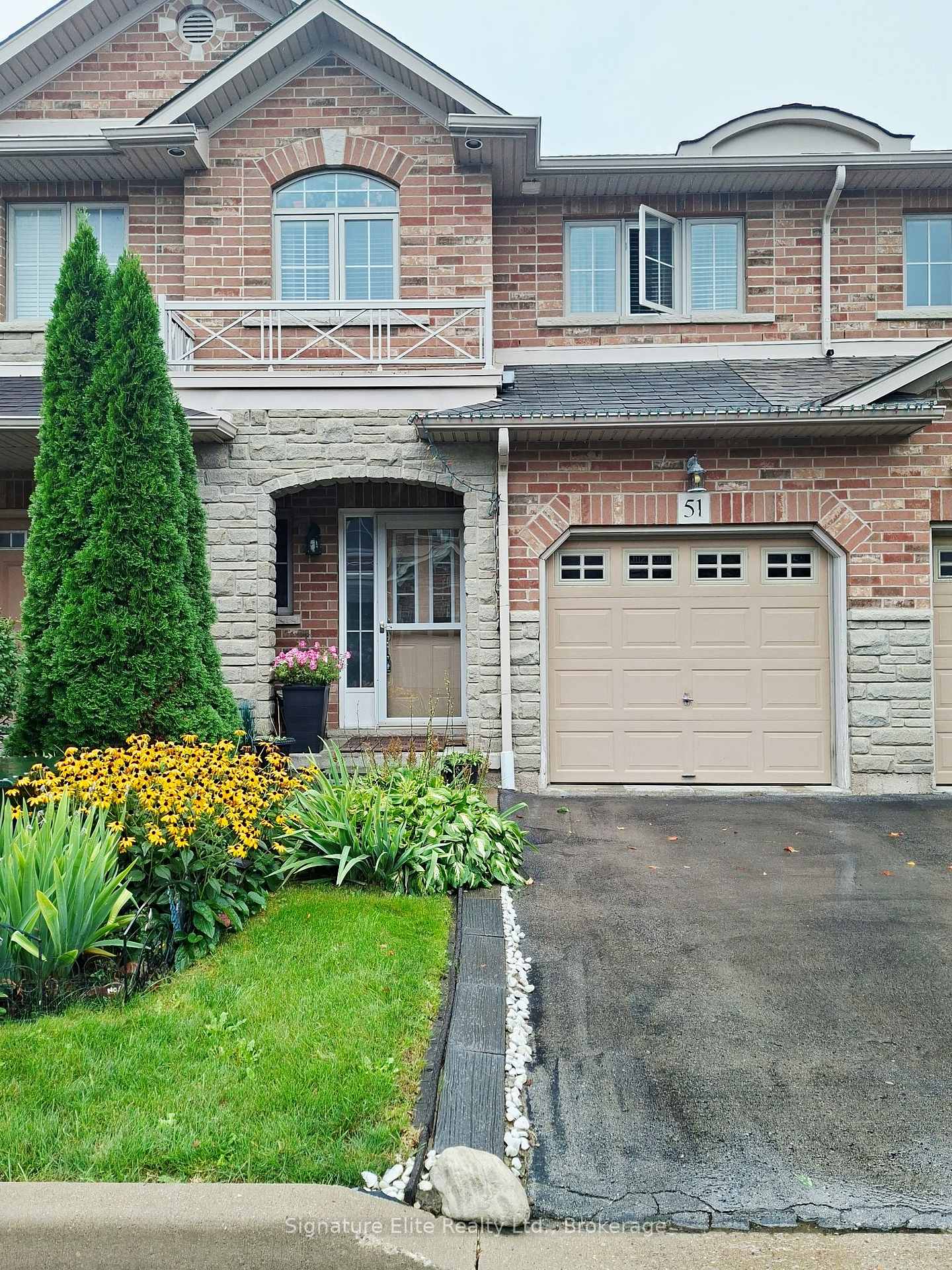 Photo 2 of 51 Marina Point Crescent, Hamilton, Winona Park — HOMEH
