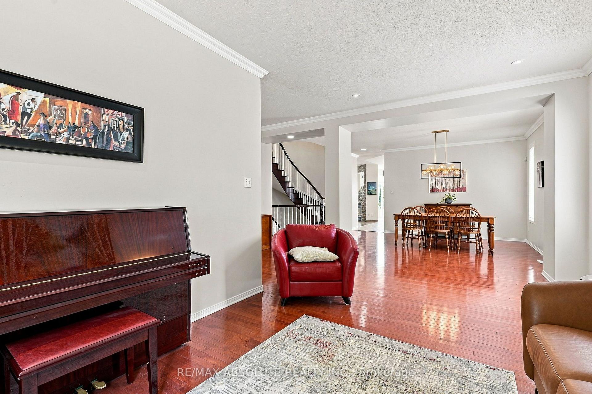 Photo 9 of 2158 Valenceville Crescent, Ottawa, Avalon East — HOMEH