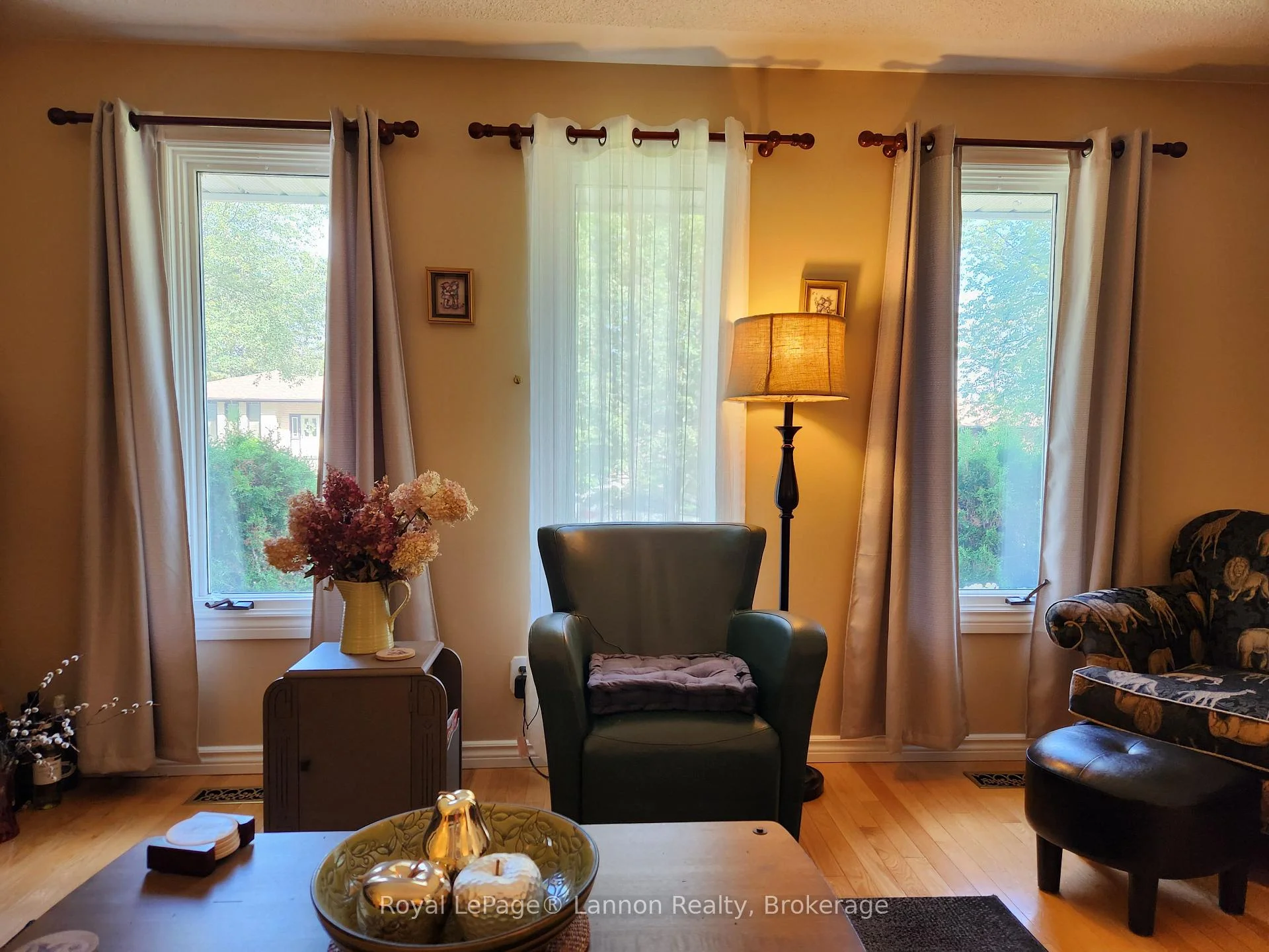 Photo 4 of 253 Downing Street, Thunder Bay, Dawson Heights — HOMEH