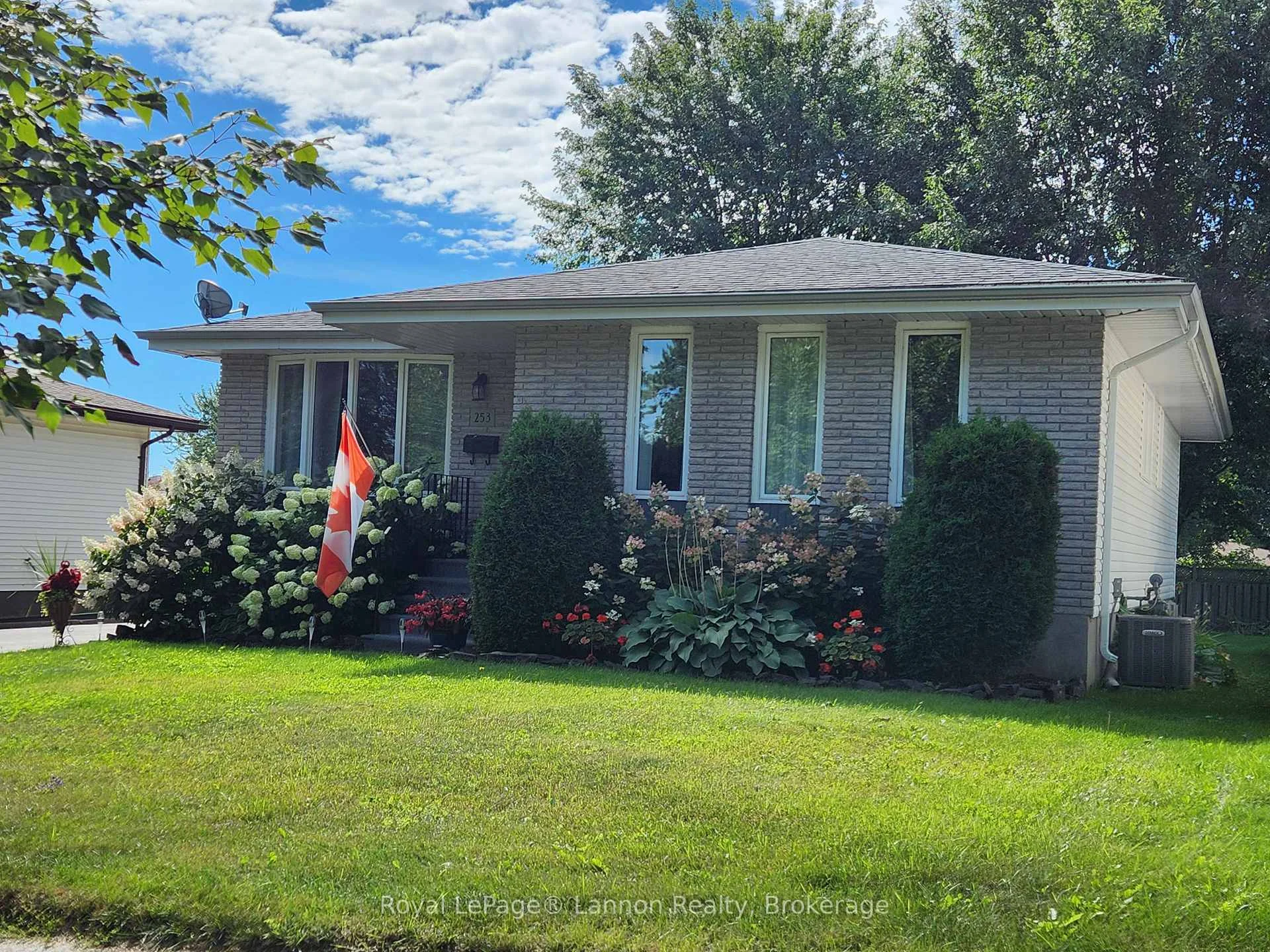 Photo 6 of 253 Downing Street, Thunder Bay, Dawson Heights — HOMEH