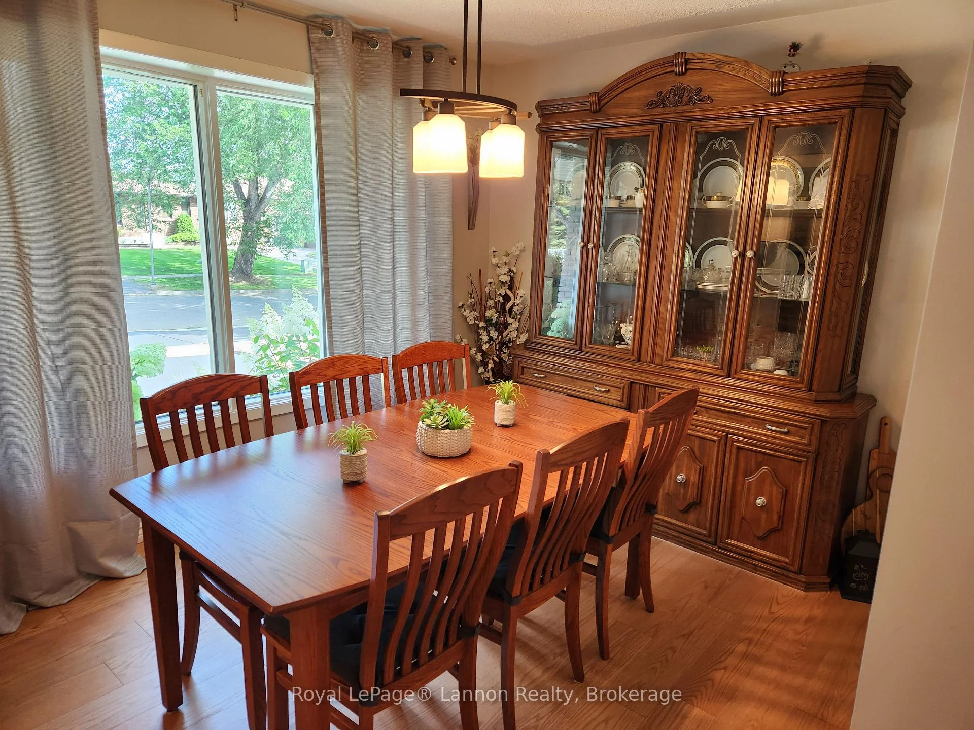 Photo 11 of 253 Downing Street, Thunder Bay, Dawson Heights — HOMEH