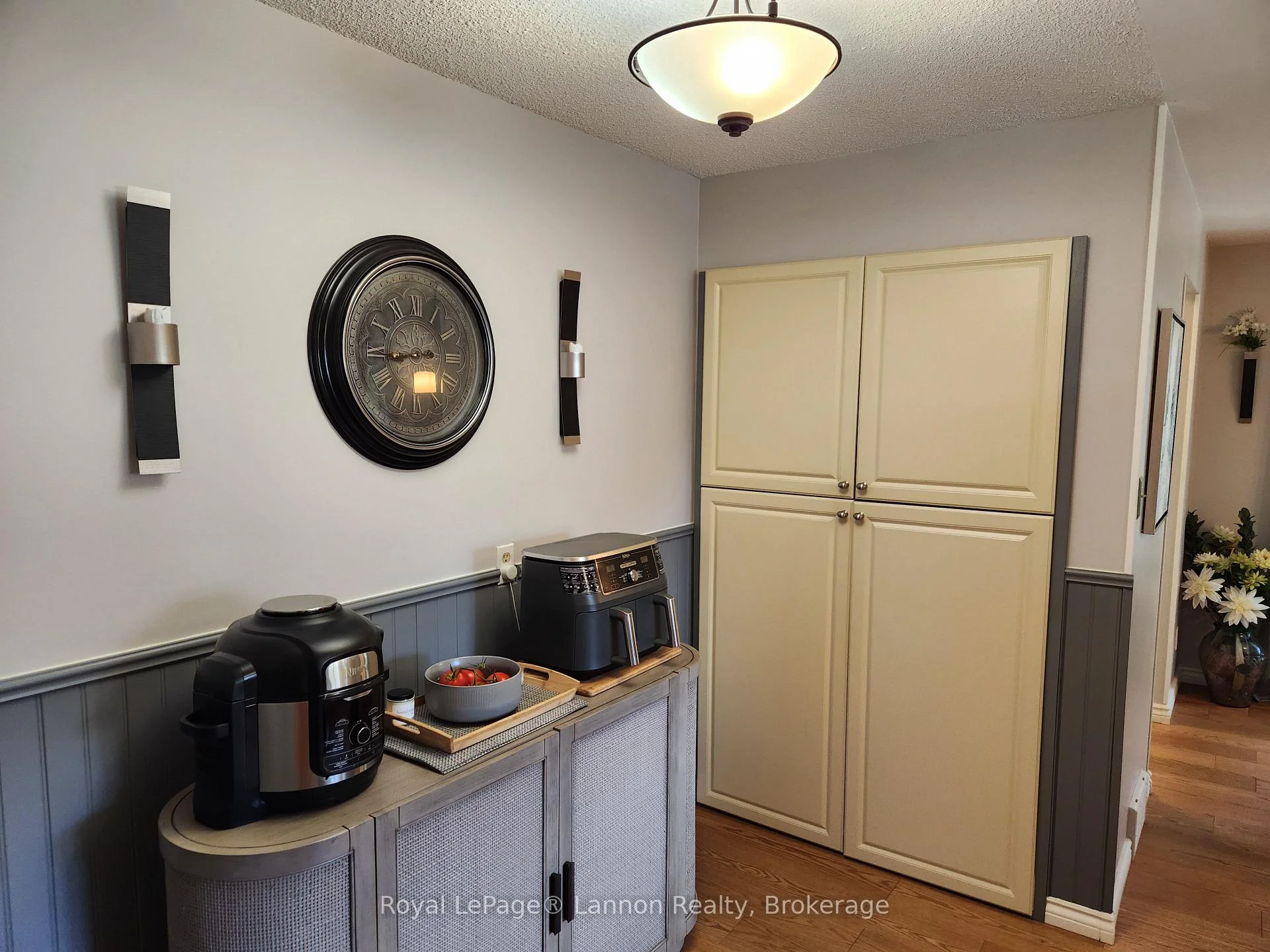 Photo 19 of 253 Downing Street, Thunder Bay, Dawson Heights — HOMEH