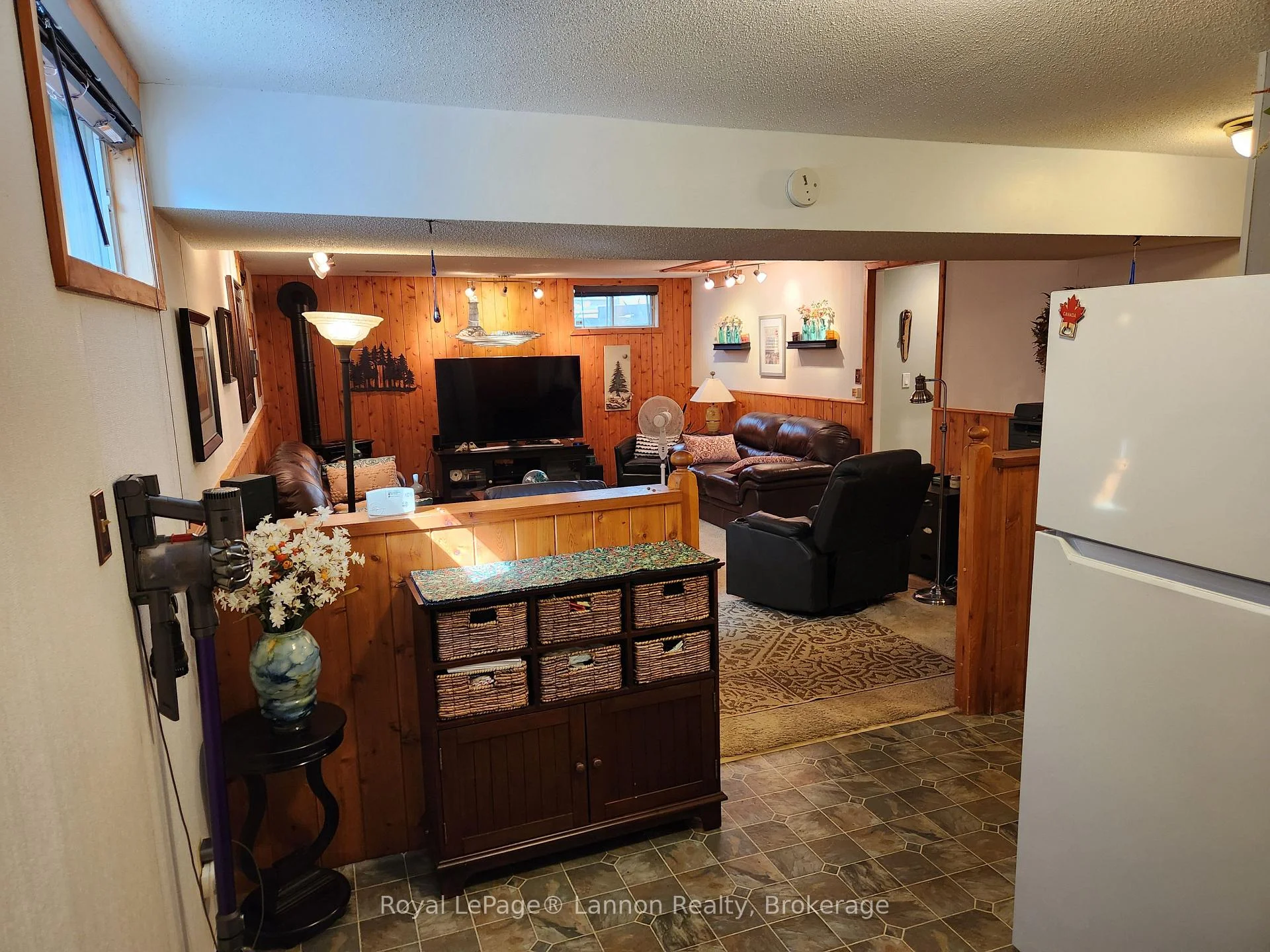Photo 43 of 253 Downing Street, Thunder Bay, Dawson Heights — HOMEH