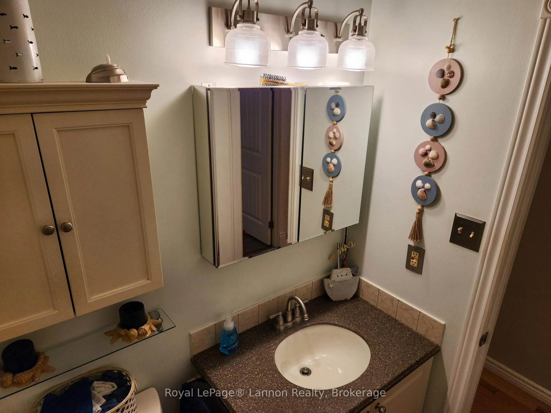 Photo 76 of 253 Downing Street, Thunder Bay, Dawson Heights — HOMEH